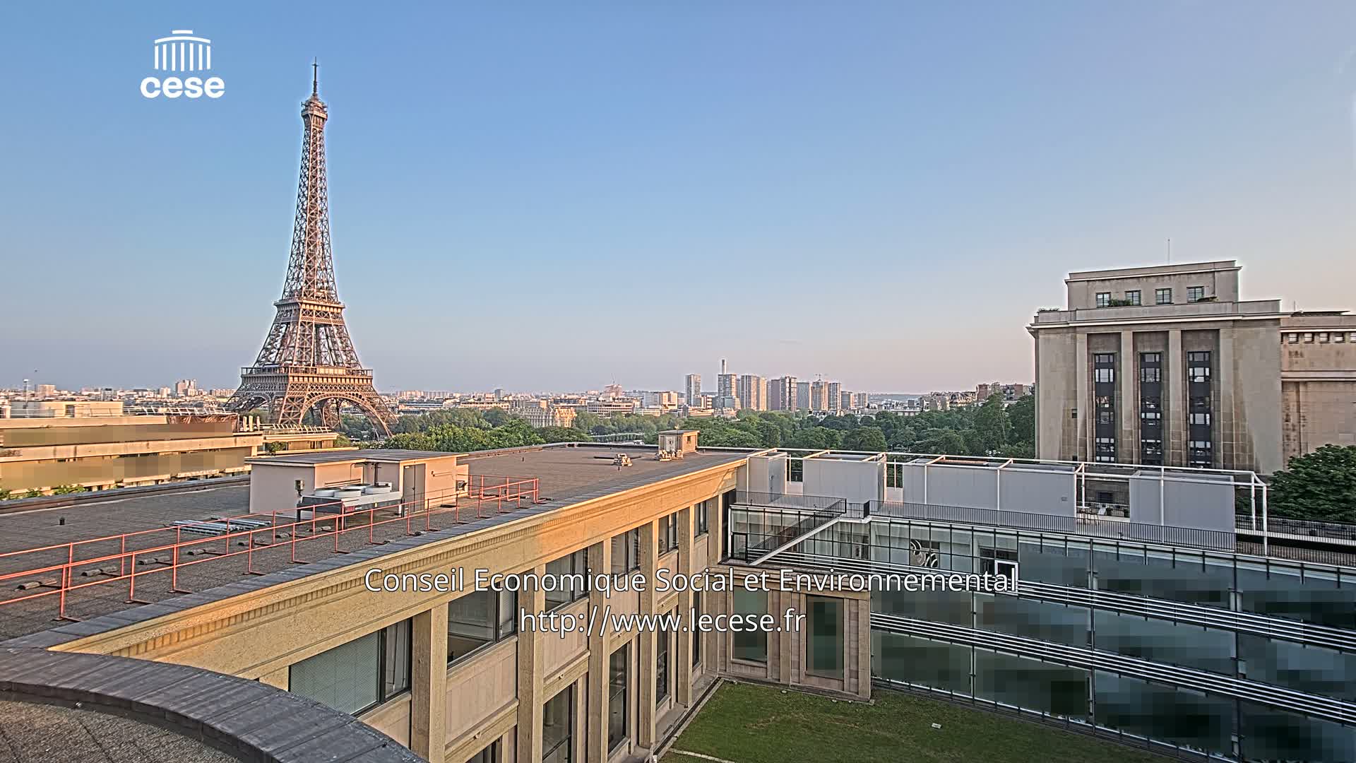 Paris, Eiffel Tower View from Palace of Jena (Palais d'Iena) Live Cam -  Paris, Métropole du Grand Paris,  Île-de-France, France