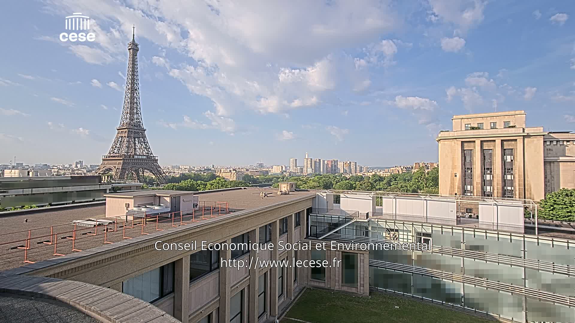 Paris, Eiffel Tower View from Palace of Jena (Palais d'Iena) Live Cam -  Paris, Métropole du Grand Paris,  Île-de-France, France