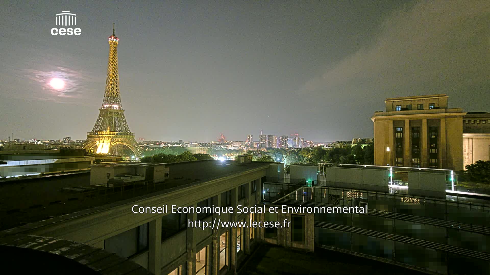 Paris, Eiffel Tower View from Palace of Jena (Palais d'Iena) Live Cam -  Paris, Métropole du Grand Paris,  Île-de-France, France