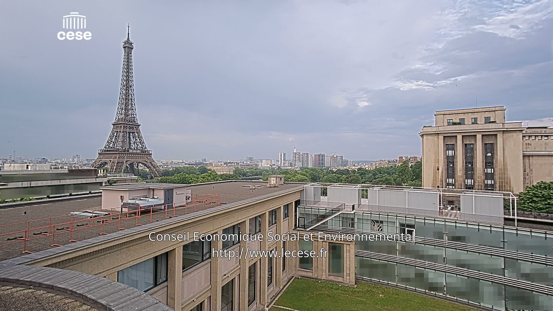 Paris, Eiffel Tower View from Palace of Jena (Palais d'Iena) Live Cam -  Paris, Métropole du Grand Paris,  Île-de-France, France