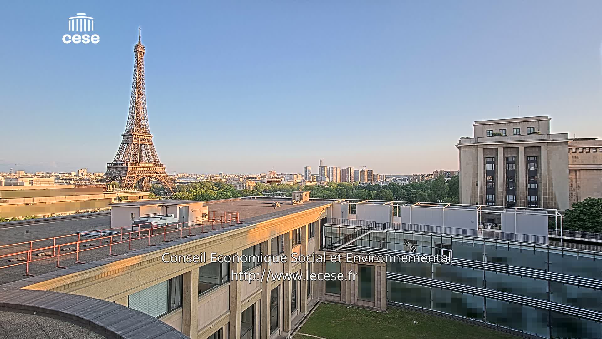 Paris, Eiffel Tower View from Palace of Jena (Palais d'Iena) Live Cam -  Paris, Métropole du Grand Paris,  Île-de-France, France
