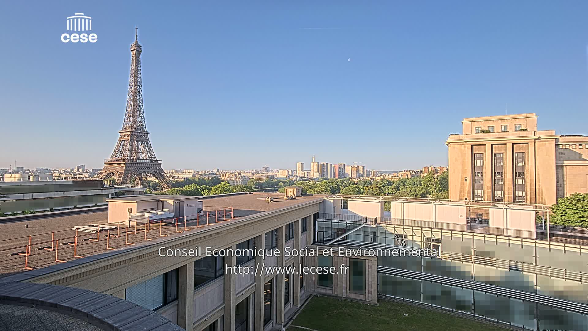 Paris, Eiffel Tower View from Palace of Jena (Palais d'Iena) Live Cam -  Paris, Métropole du Grand Paris,  Île-de-France, France