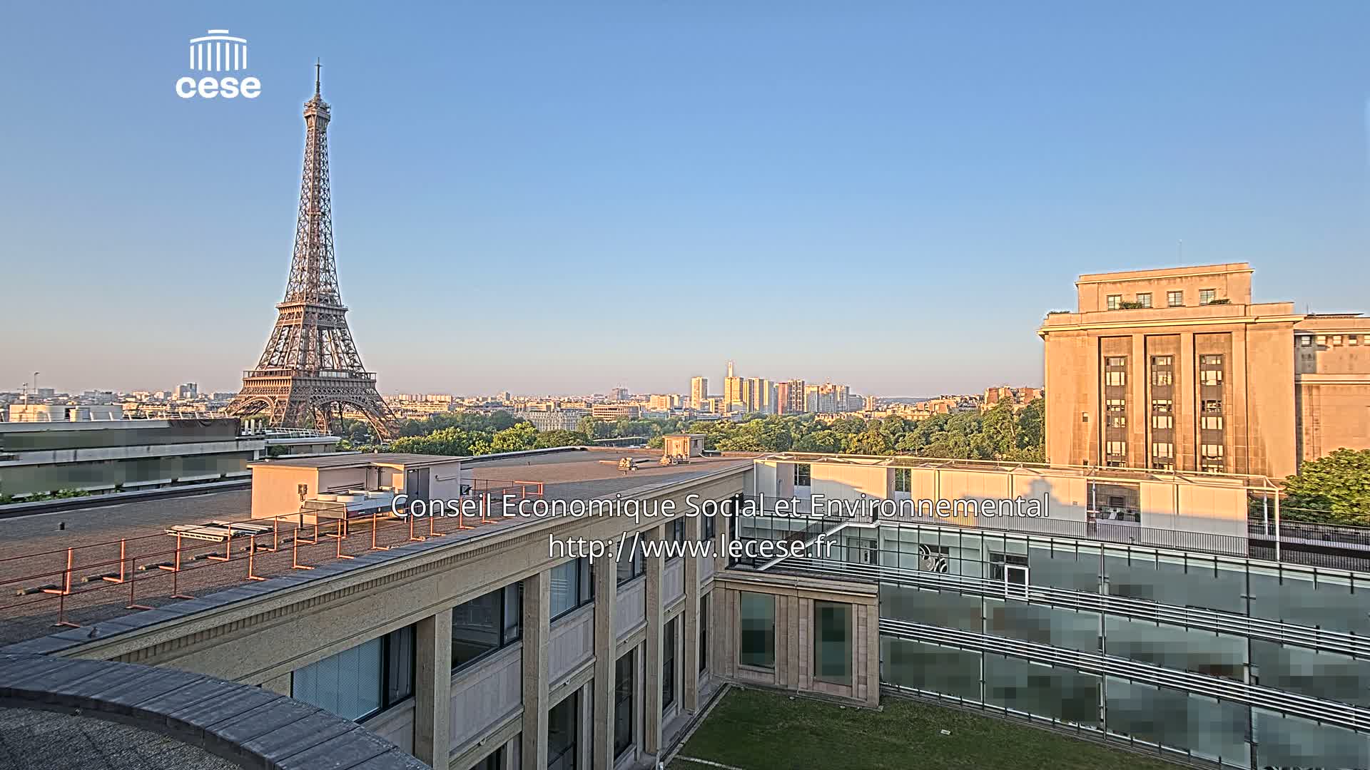 Paris, Eiffel Tower View from Palace of Jena (Palais d'Iena) Live Cam -  Paris, Métropole du Grand Paris,  Île-de-France, France