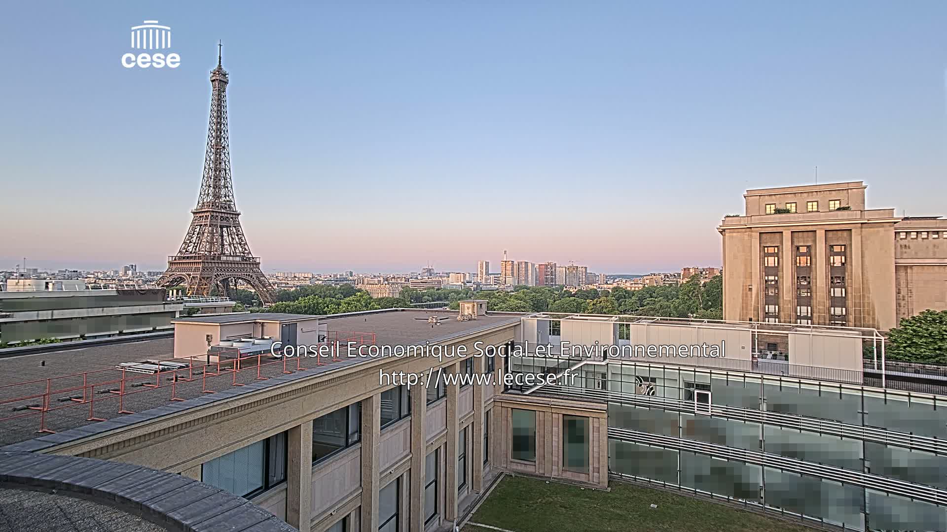Paris, Eiffel Tower View from Palace of Jena (Palais d'Iena) Live Cam -  Paris, Métropole du Grand Paris,  Île-de-France, France