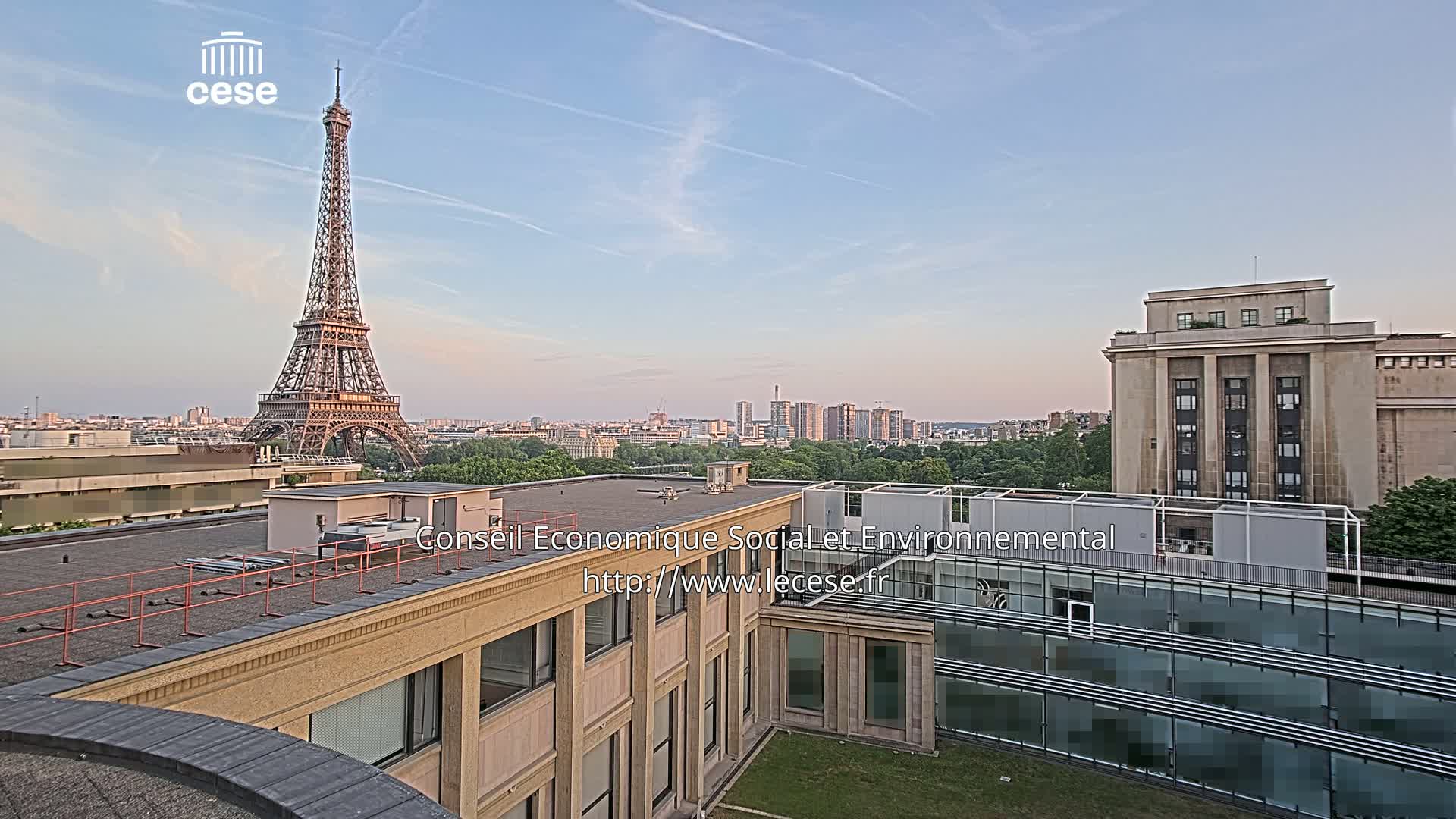 Paris, Eiffel Tower View from Palace of Jena (Palais d'Iena) Live Cam -  Paris, Métropole du Grand Paris,  Île-de-France, France