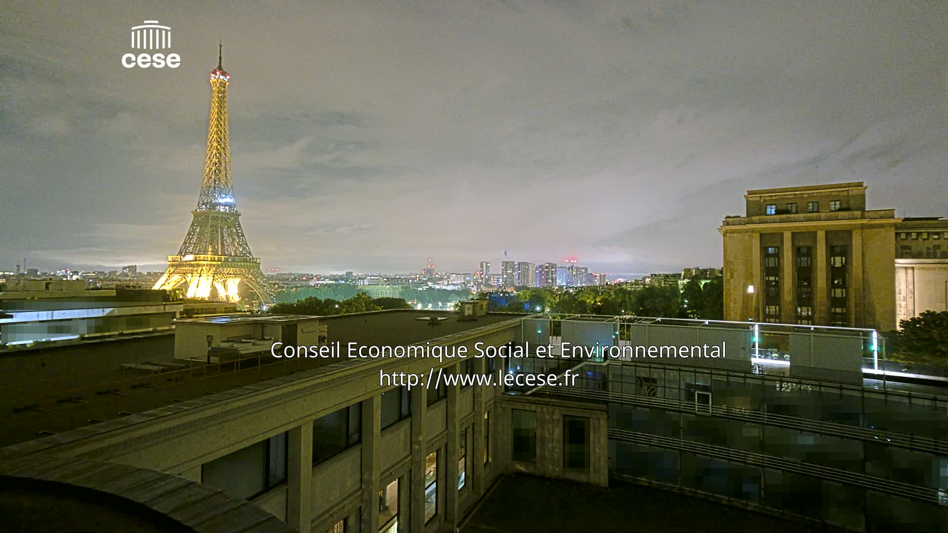 Paris, Eiffel Tower View from Palace of Jena (Palais d'Iena) Live Cam -  Paris, Métropole du Grand Paris,  Île-de-France, France