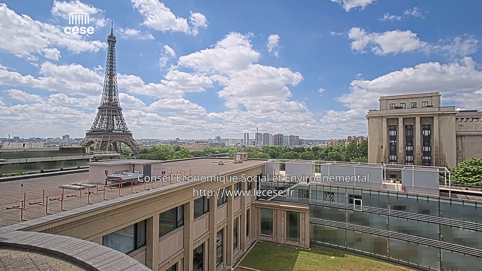 Paris, Eiffel Tower View from Palace of Jena (Palais d'Iena) Live Cam -  Paris, Métropole du Grand Paris,  Île-de-France, France