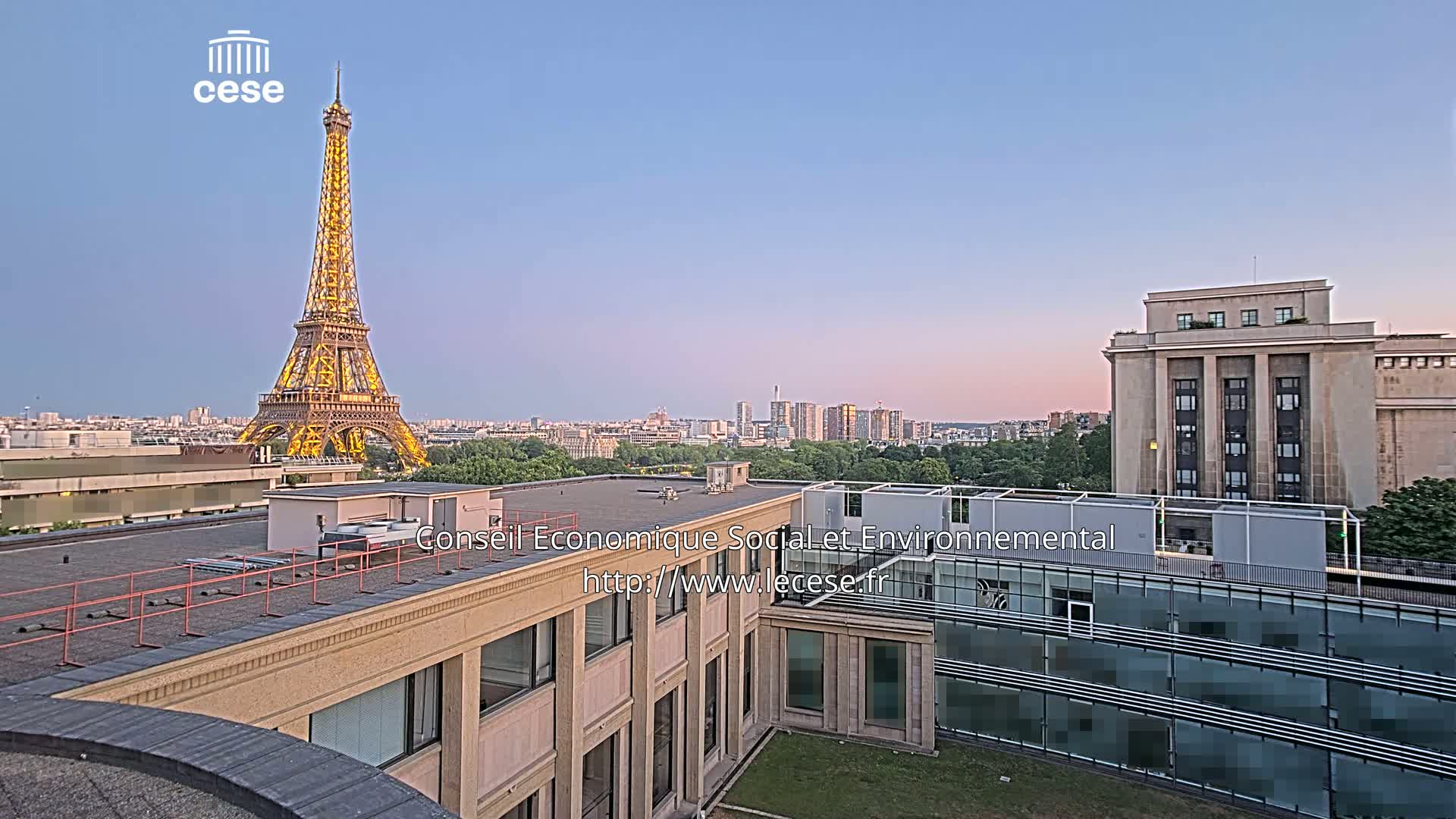 Paris, Eiffel Tower View from Palace of Jena (Palais d'Iena) Live Cam -  Paris, Métropole du Grand Paris,  Île-de-France, France