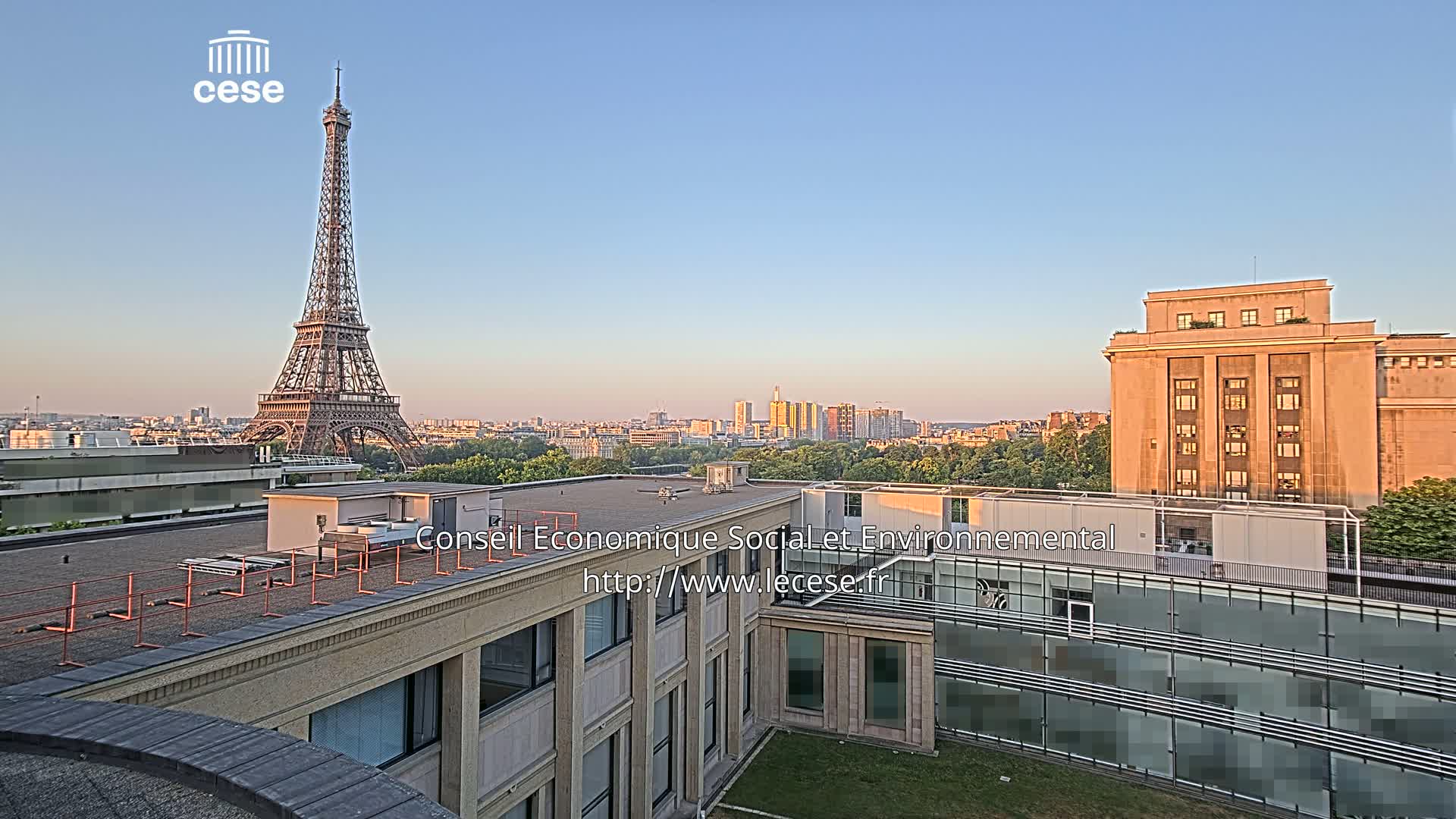 Paris, Eiffel Tower View from Palace of Jena (Palais d'Iena) Live Cam -  Paris, Métropole du Grand Paris,  Île-de-France, France