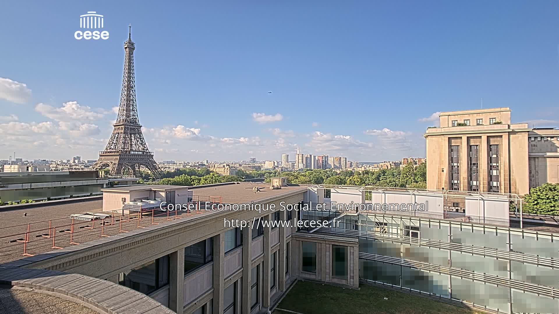 Paris, Eiffel Tower View from Palace of Jena (Palais d'Iena) Live Cam -  Paris, Métropole du Grand Paris,  Île-de-France, France