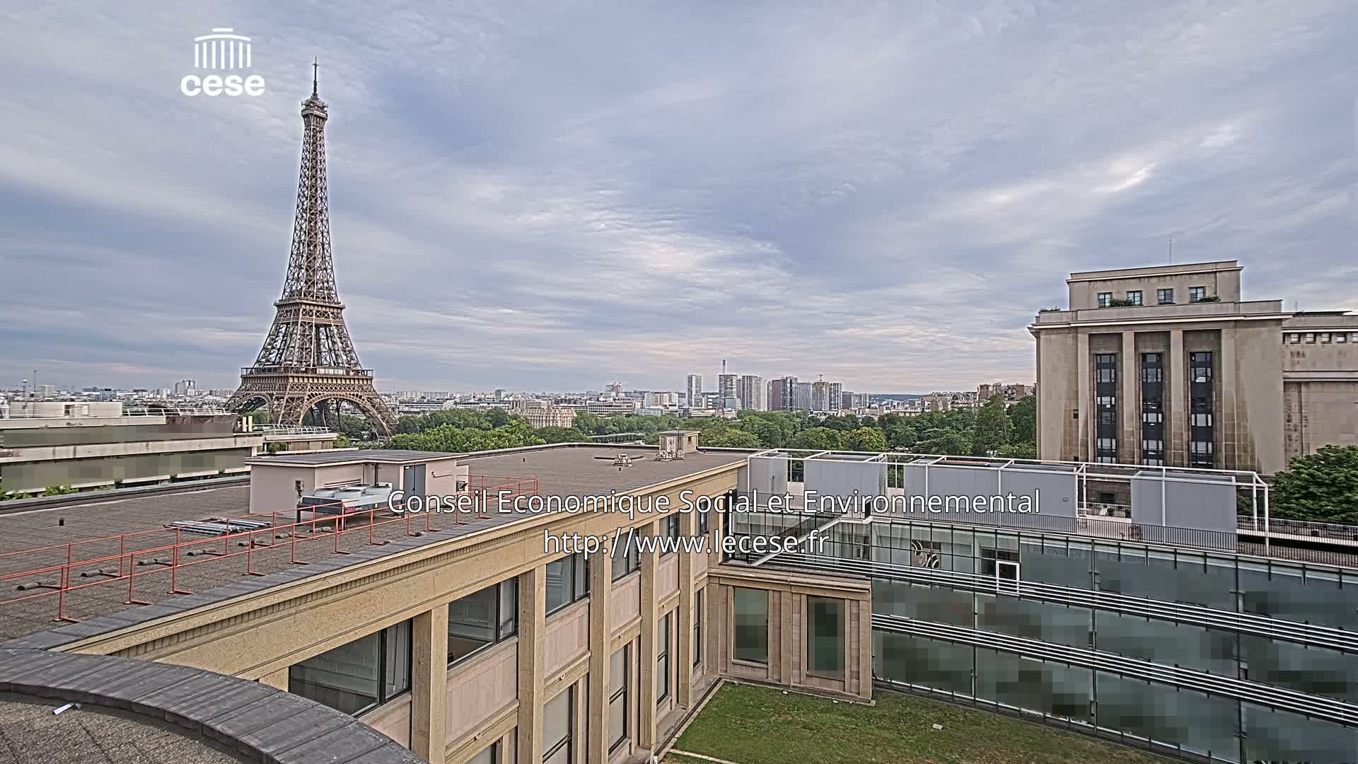 Paris, Eiffel Tower View from Palace of Jena (Palais d'Iena) Live Cam -  Paris, Métropole du Grand Paris,  Île-de-France, France