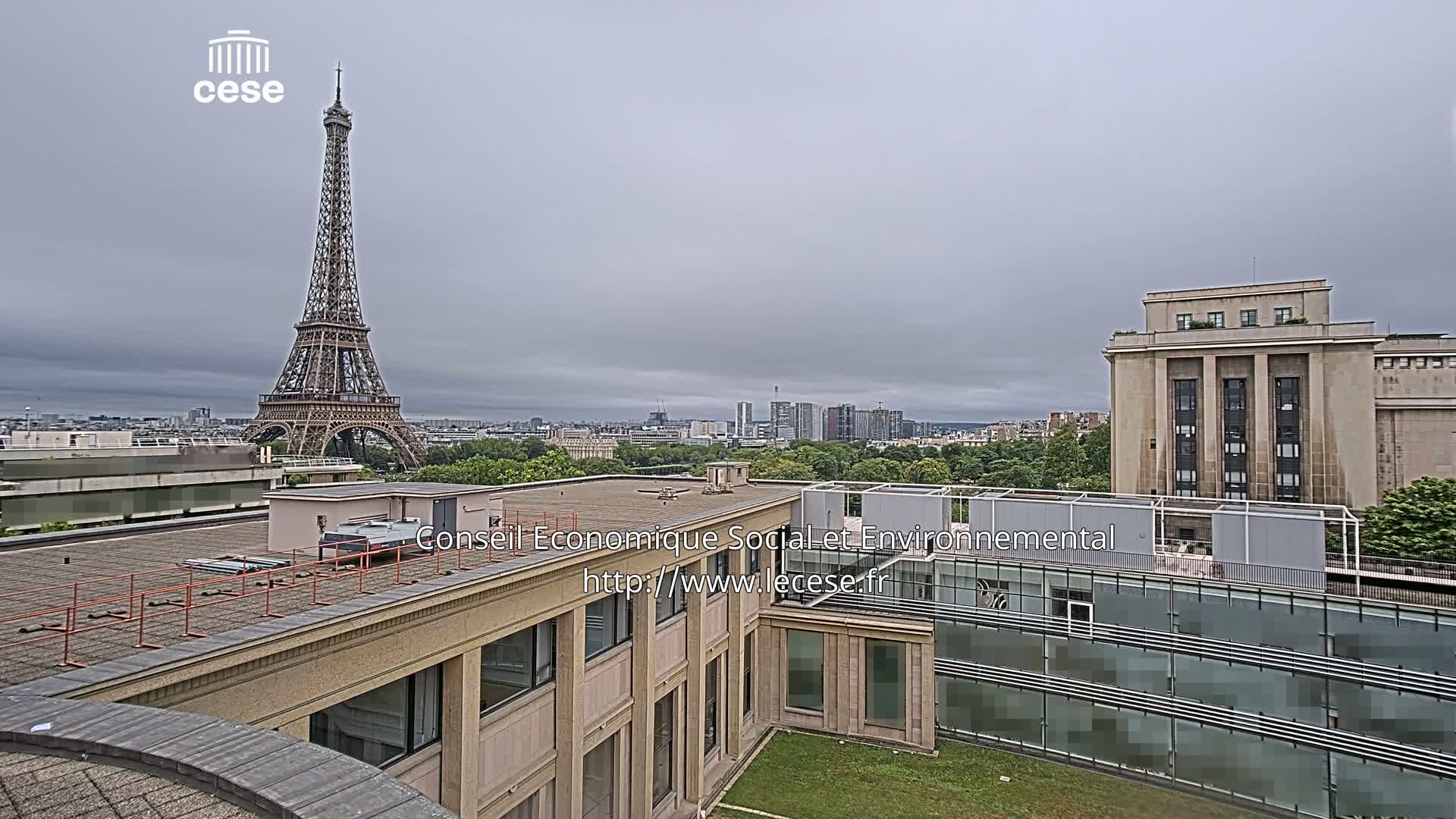 Paris, Eiffel Tower View from Palace of Jena (Palais d'Iena) Live Cam -  Paris, Métropole du Grand Paris,  Île-de-France, France