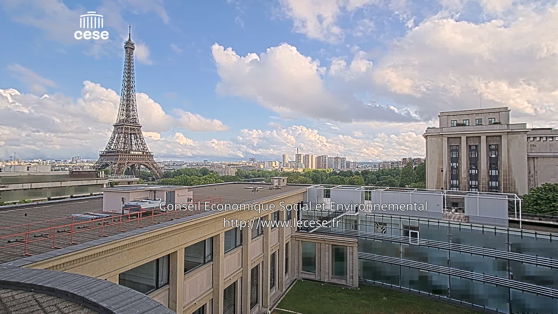 Paris, Eiffel Tower View from Palace of Jena (Palais d'Iena) Live Cam -  Paris, Métropole du Grand Paris,  Île-de-France, France