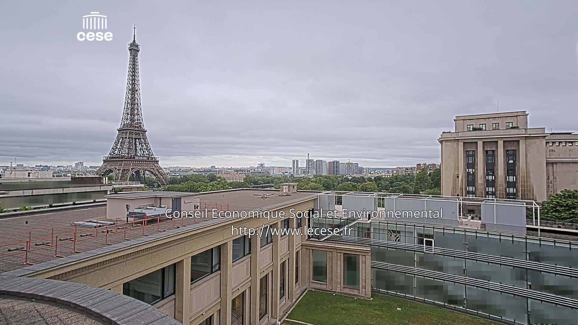 Paris, Eiffel Tower View from Palace of Jena (Palais d'Iena) Live Cam -  Paris, Métropole du Grand Paris,  Île-de-France, France