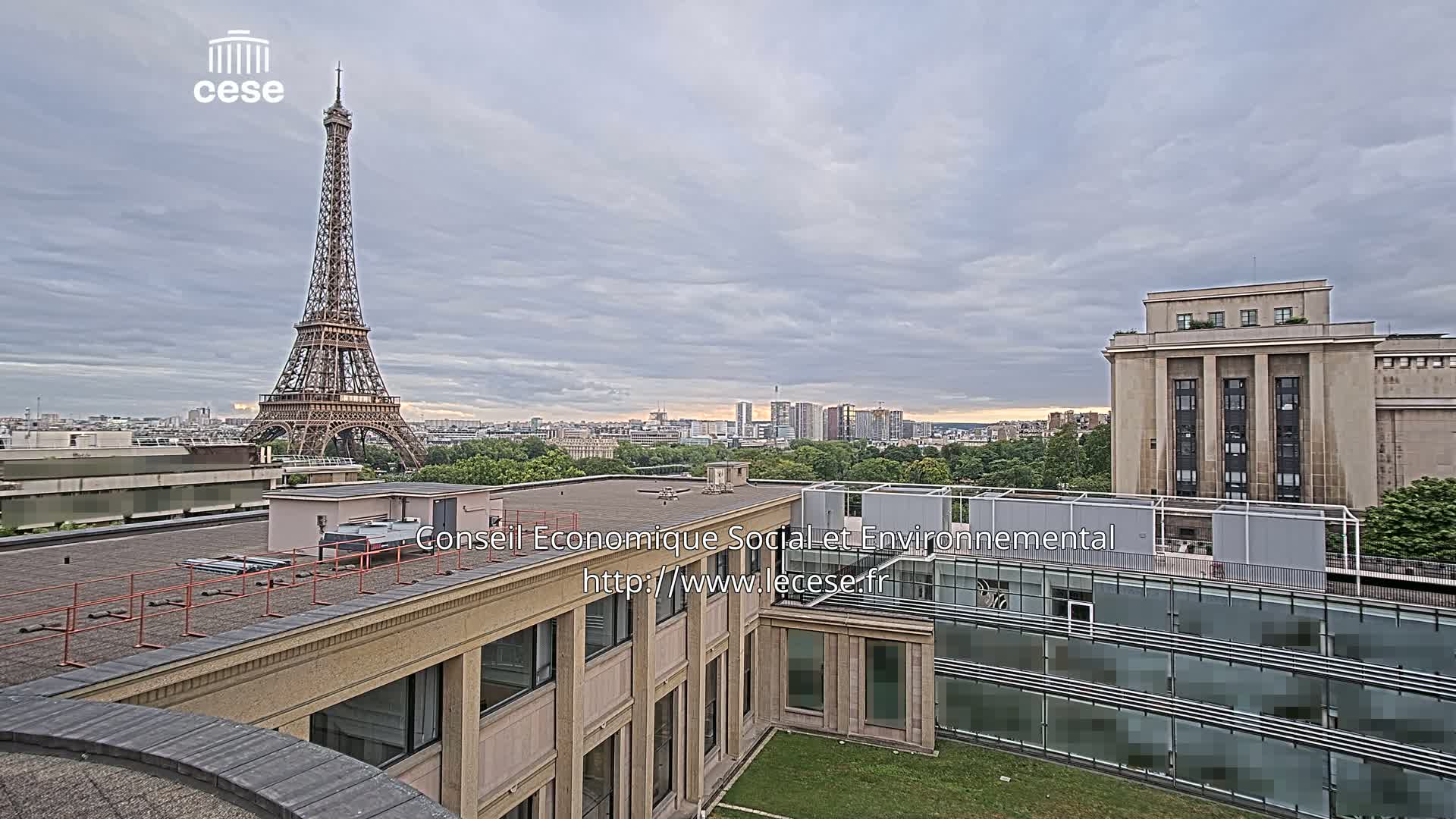 Paris, Eiffel Tower View from Palace of Jena (Palais d'Iena) Live Cam -  Paris, Métropole du Grand Paris,  Île-de-France, France