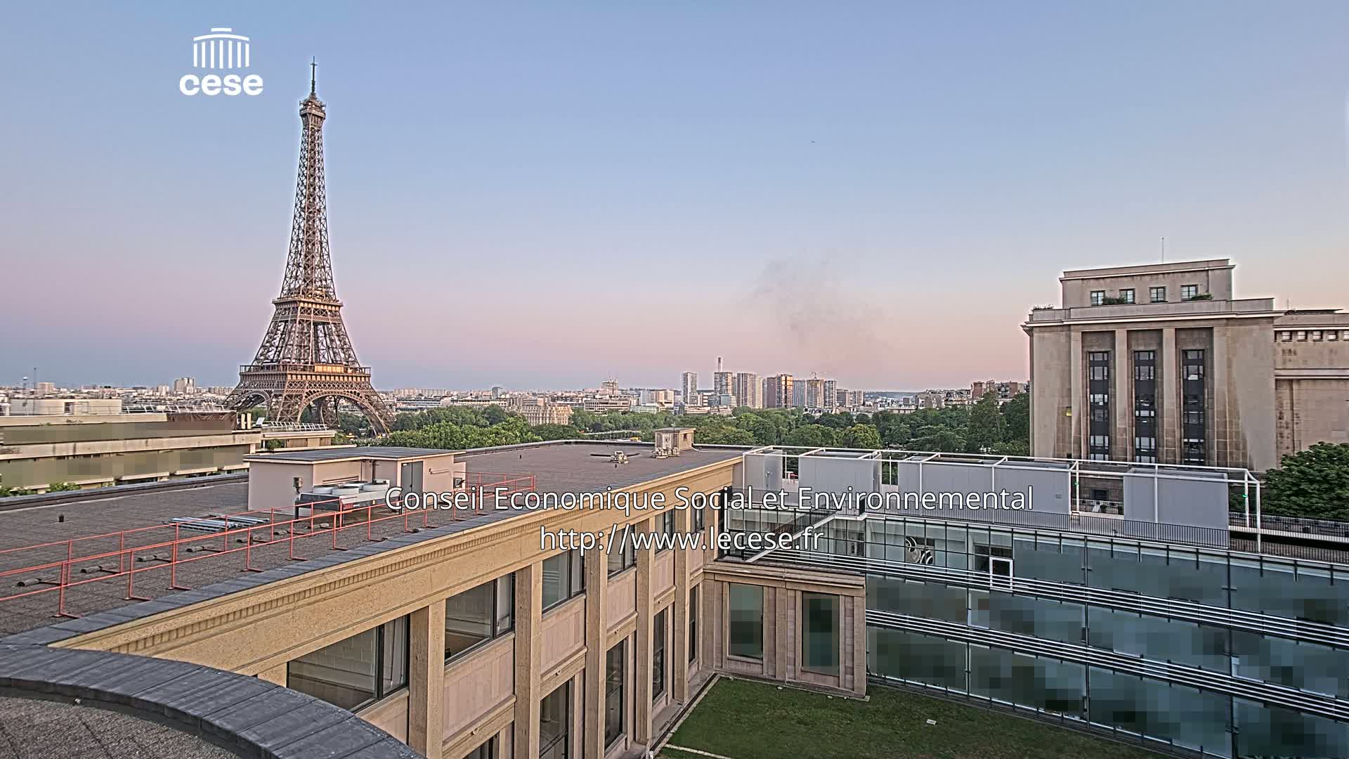 Paris, Eiffel Tower View from Palace of Jena (Palais d'Iena) Live Cam -  Paris, Métropole du Grand Paris,  Île-de-France, France