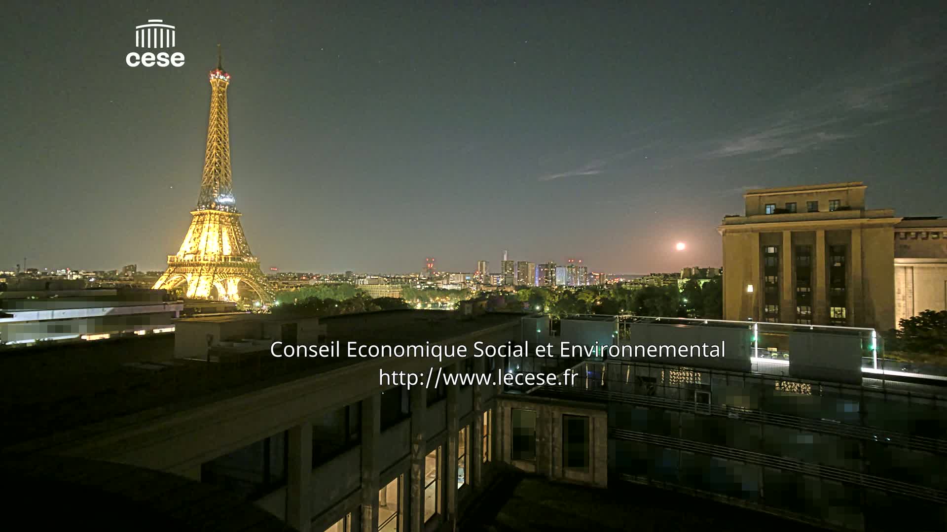 Paris, Eiffel Tower View from Palace of Jena (Palais d'Iena) Live Cam -  Paris, Métropole du Grand Paris,  Île-de-France, France
