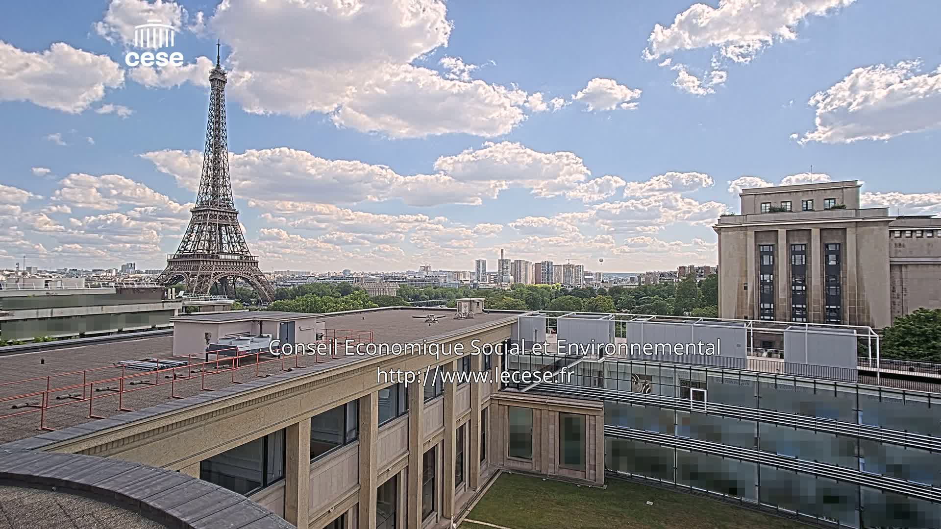 Paris, Eiffel Tower View from Palace of Jena (Palais d'Iena) Live Cam -  Paris, Métropole du Grand Paris,  Île-de-France, France
