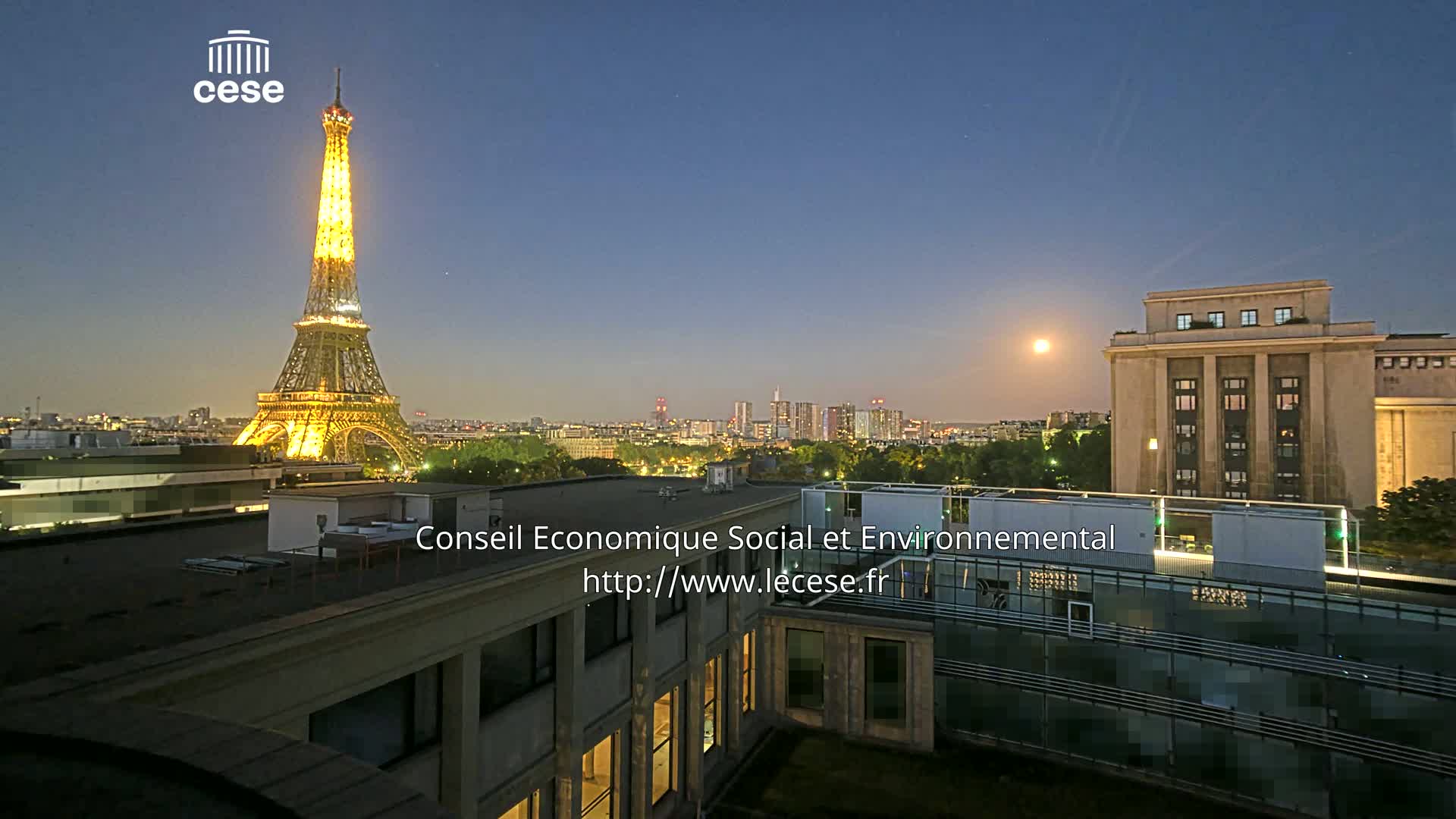 Paris, Eiffel Tower View from Palace of Jena (Palais d'Iena) Live Cam -  Paris, Métropole du Grand Paris,  Île-de-France, France