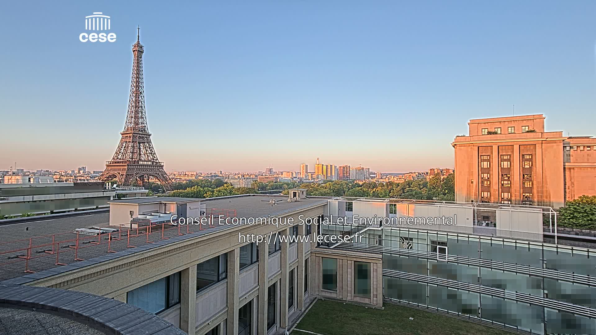 Paris, Eiffel Tower View from Palace of Jena (Palais d'Iena) Live Cam -  Paris, Métropole du Grand Paris,  Île-de-France, France