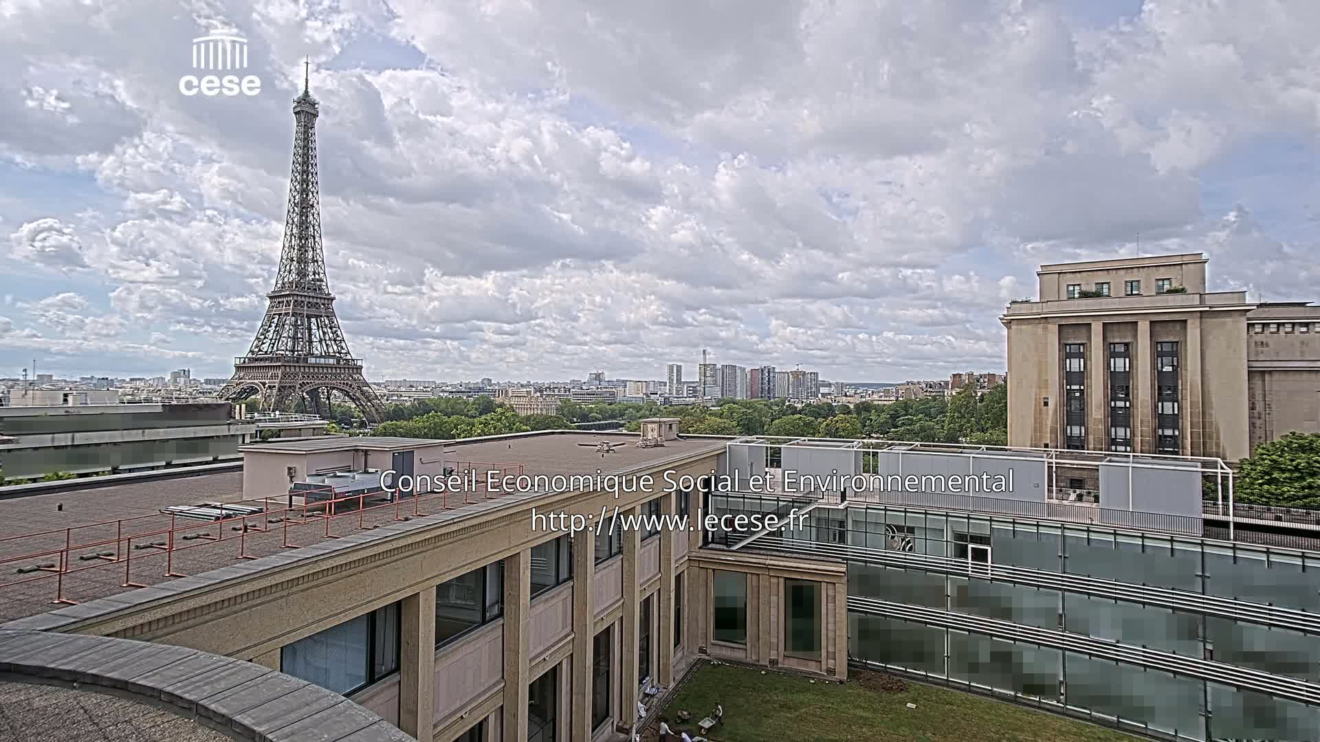 Paris, Eiffel Tower View from Palace of Jena (Palais d'Iena) Live Cam -  Paris, Métropole du Grand Paris,  Île-de-France, France