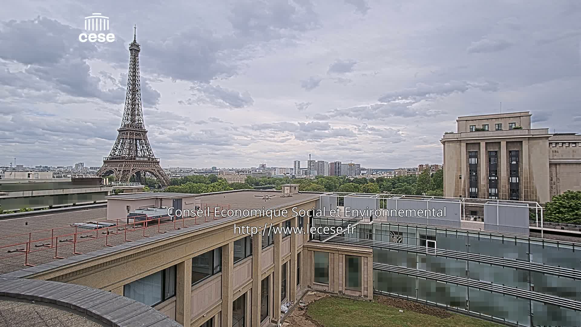 Paris, Eiffel Tower View from Palace of Jena (Palais d'Iena) Live Cam -  Paris, Métropole du Grand Paris,  Île-de-France, France