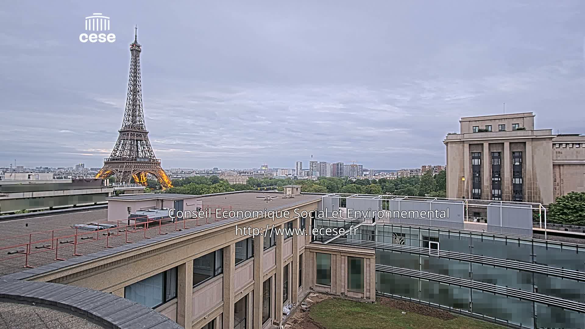 Paris, Eiffel Tower View from Palace of Jena (Palais d'Iena) Live Cam -  Paris, Métropole du Grand Paris,  Île-de-France, France