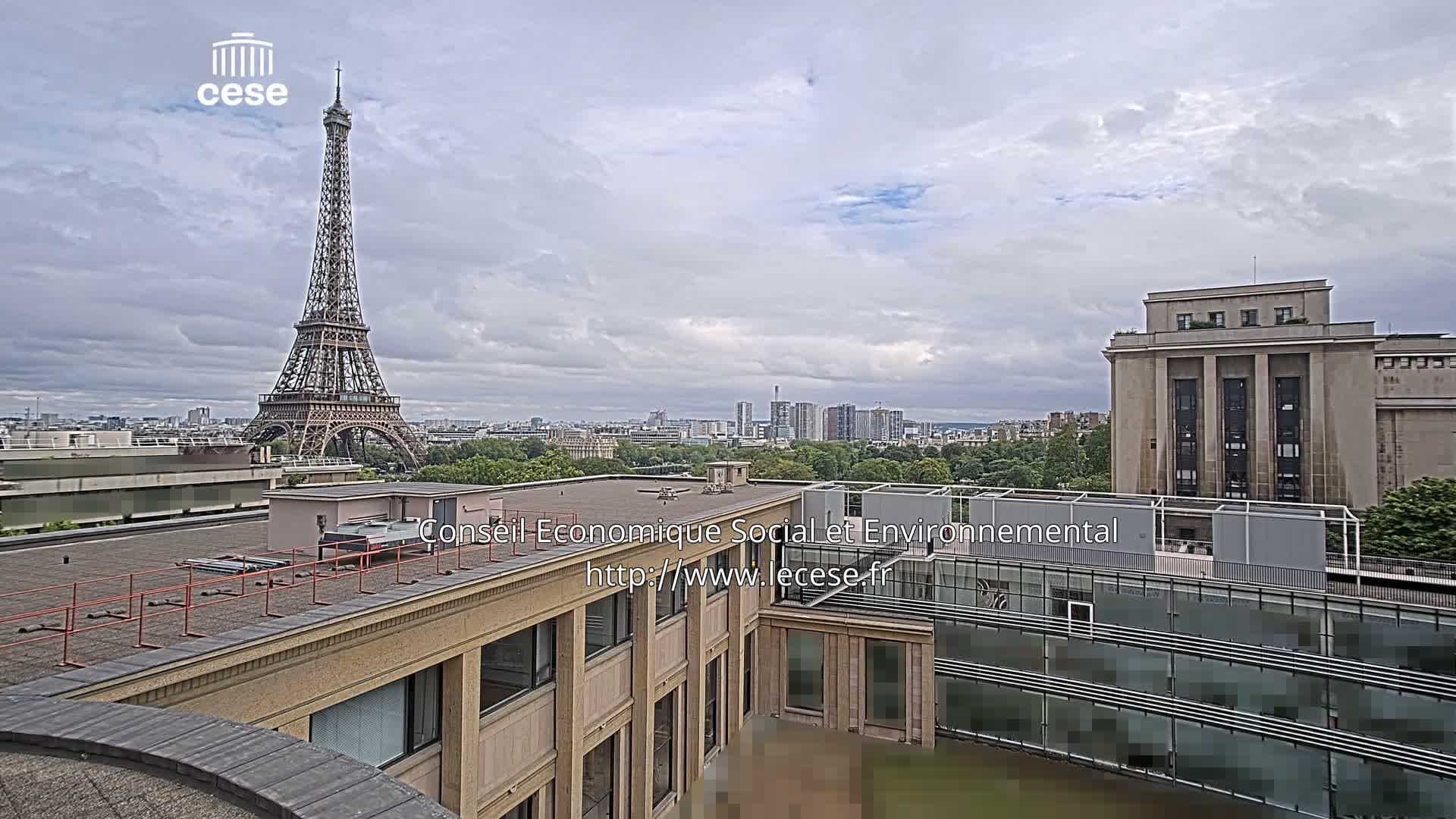 Paris, Eiffel Tower View from Palace of Jena (Palais d'Iena) Live Cam -  Paris, Métropole du Grand Paris,  Île-de-France, France