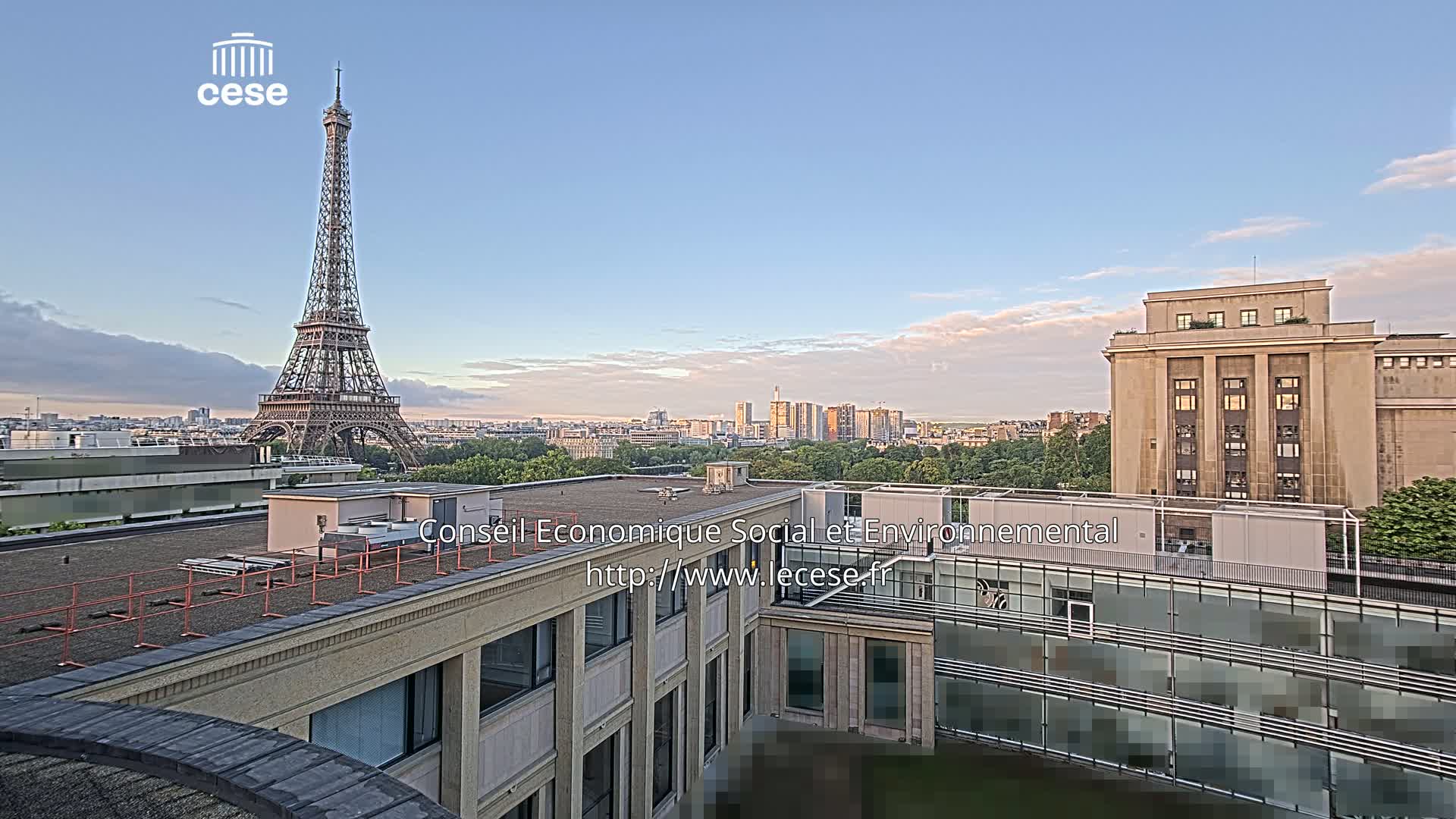 Paris, Eiffel Tower View from Palace of Jena (Palais d'Iena) Live Cam -  Paris, Métropole du Grand Paris,  Île-de-France, France