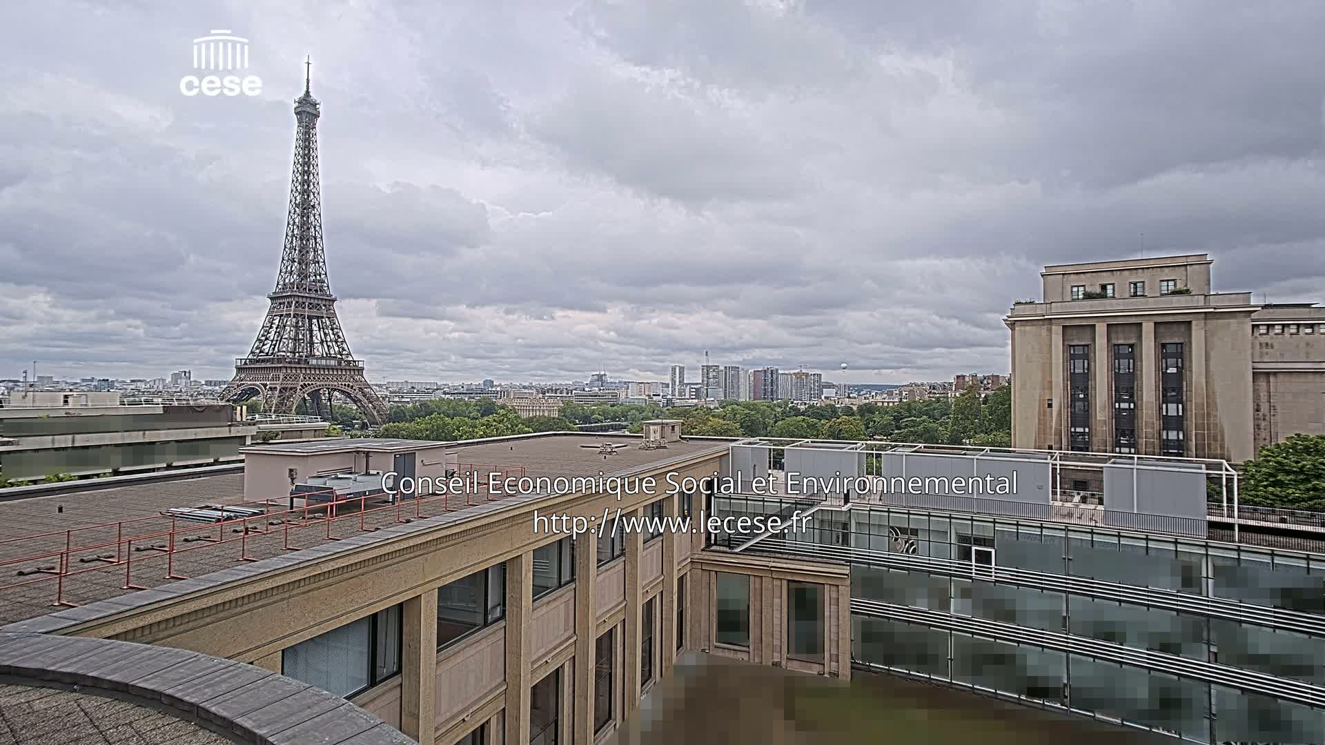 Paris, Eiffel Tower View from Palace of Jena (Palais d'Iena) Live Cam -  Paris, Métropole du Grand Paris,  Île-de-France, France
