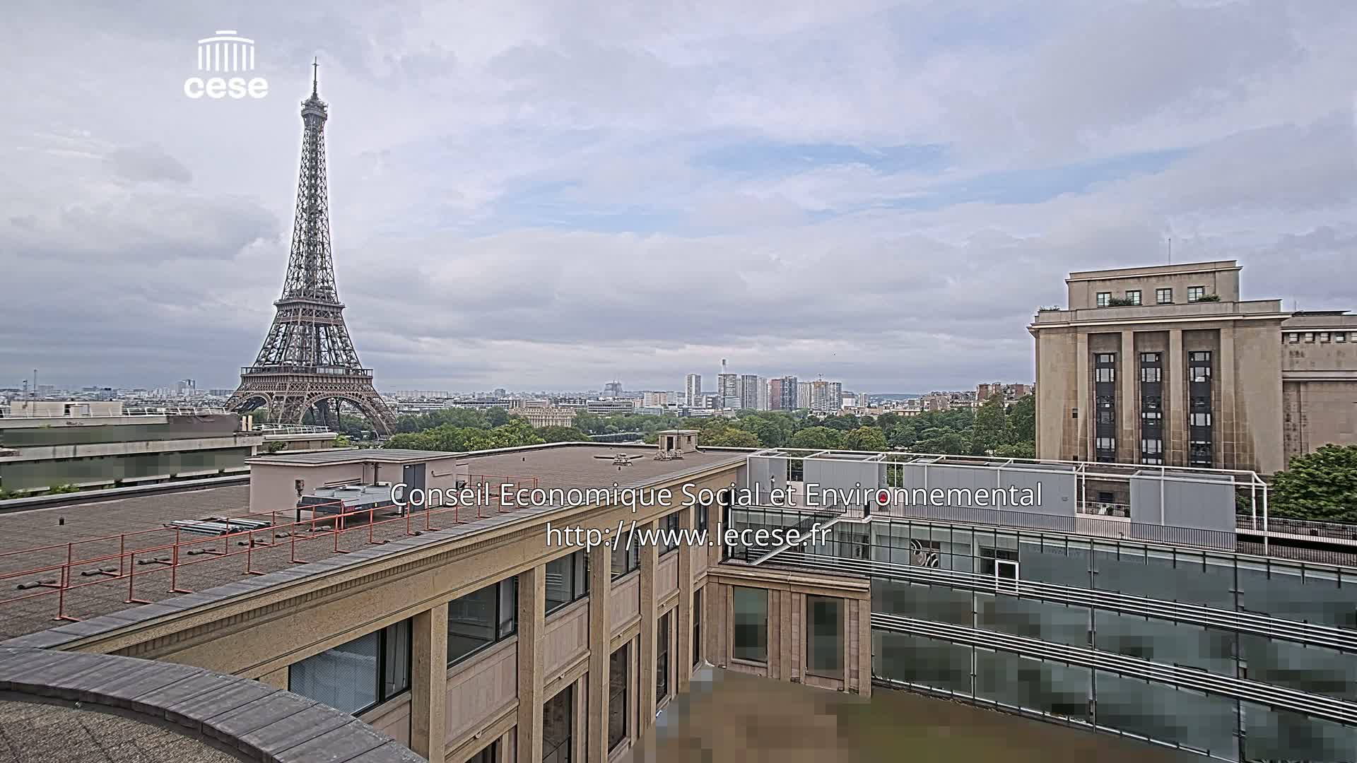 Paris, Eiffel Tower View from Palace of Jena (Palais d'Iena) Live Cam -  Paris, Métropole du Grand Paris,  Île-de-France, France
