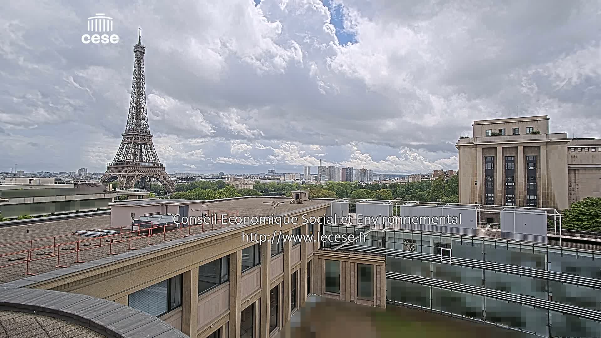 Paris, Eiffel Tower View from Palace of Jena (Palais d'Iena) Live Cam -  Paris, Métropole du Grand Paris,  Île-de-France, France