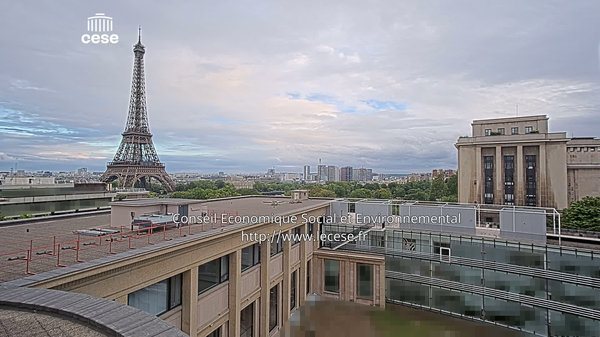 Paris, Eiffel Tower View from Palace of Jena (Palais d'Iena) Live Cam -  Paris, Métropole du Grand Paris,  Île-de-France, France