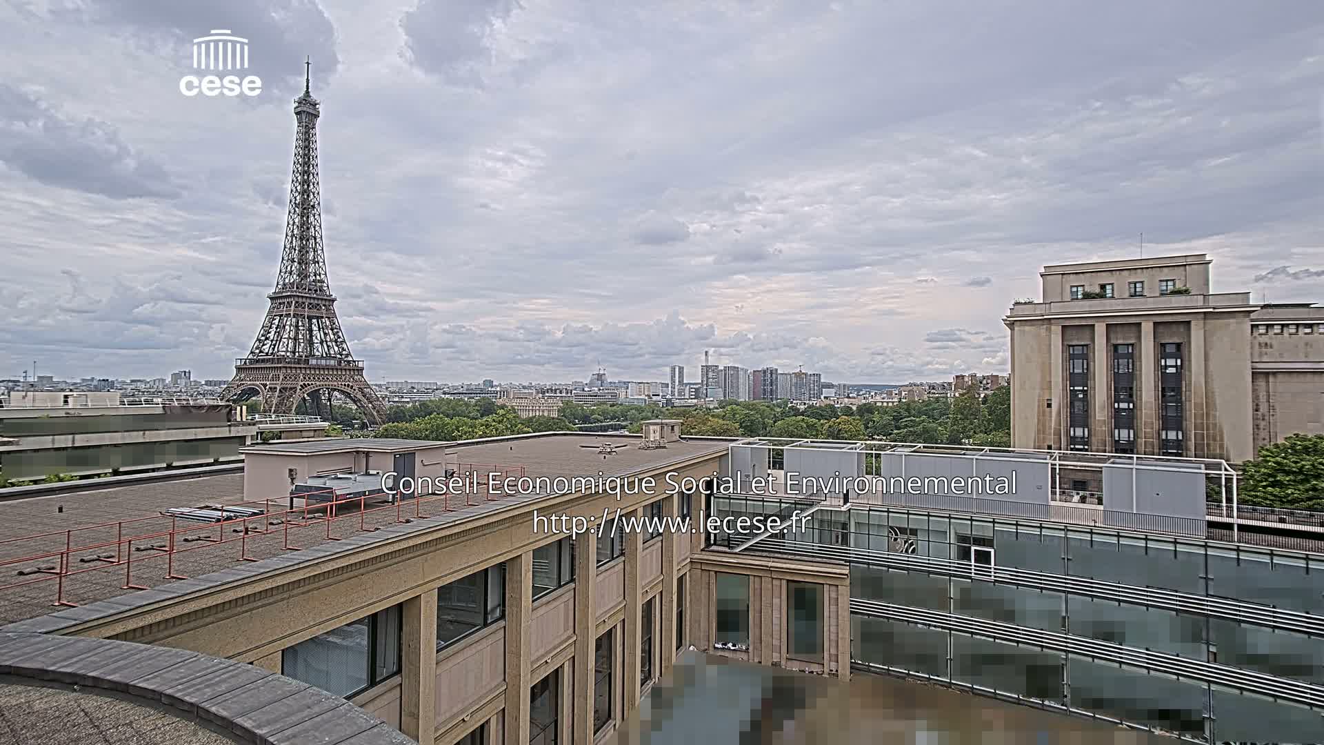 Paris, Eiffel Tower View from Palace of Jena (Palais d'Iena) Live Cam -  Paris, Métropole du Grand Paris,  Île-de-France, France