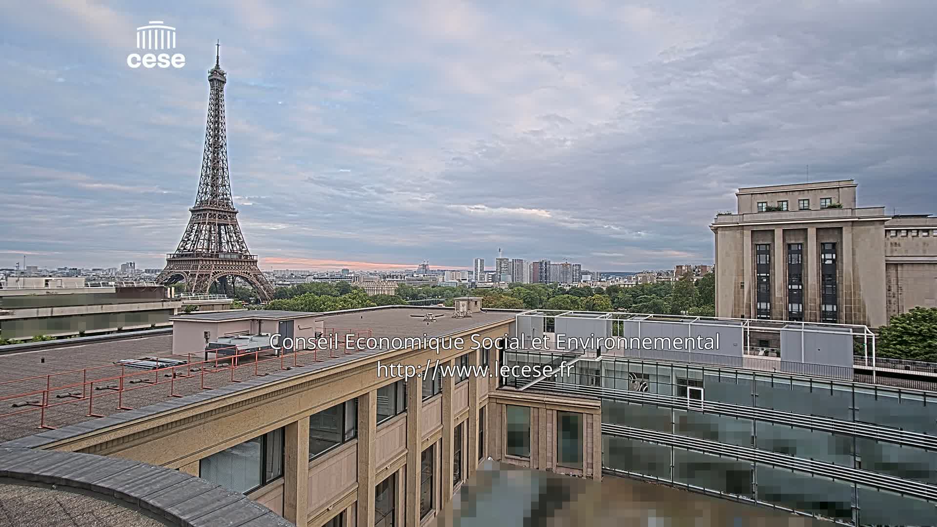 Paris, Eiffel Tower View from Palace of Jena (Palais d'Iena) Live Cam -  Paris, Métropole du Grand Paris,  Île-de-France, France