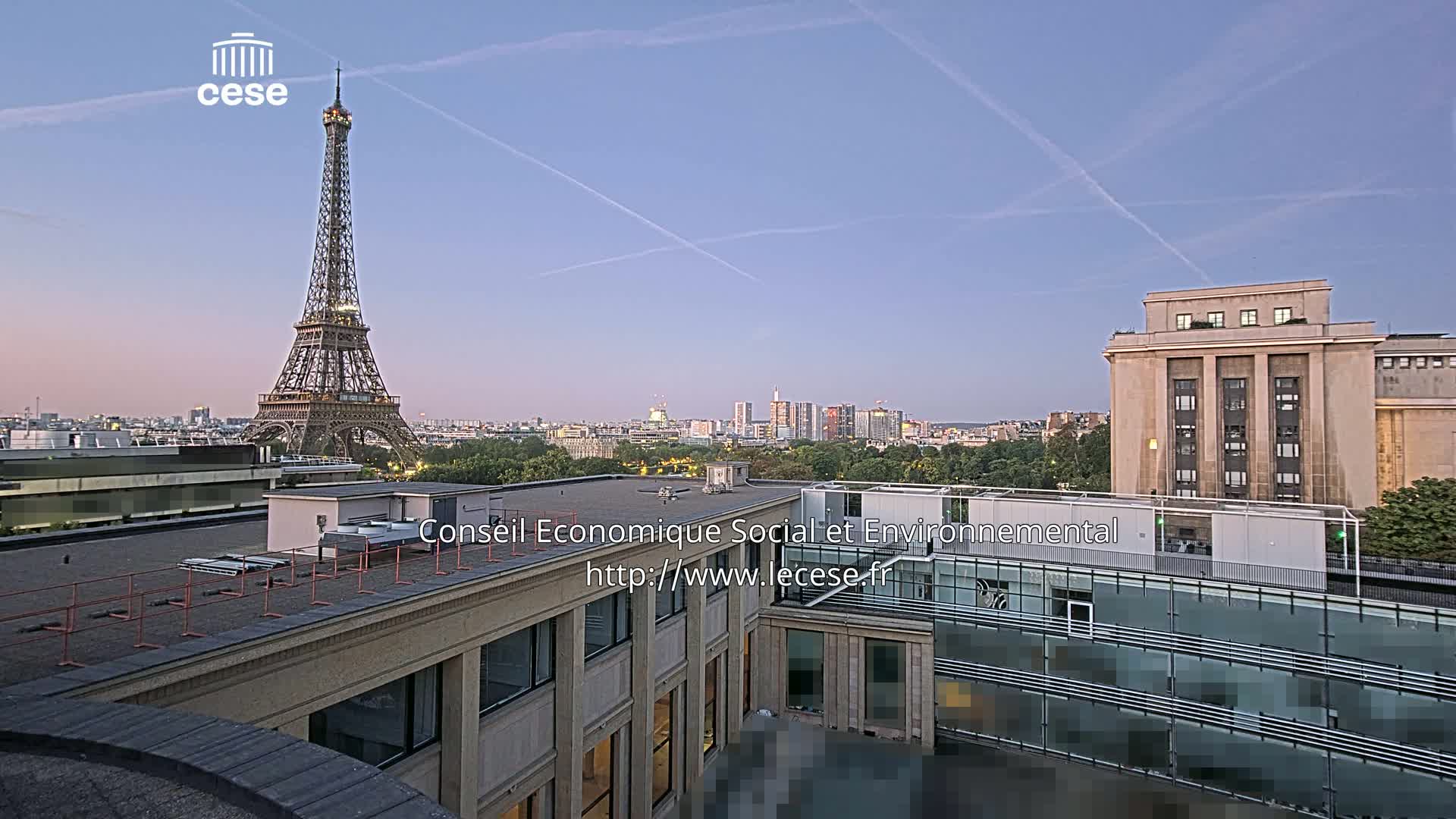 Paris, Eiffel Tower View from Palace of Jena (Palais d'Iena) Live Cam -  Paris, Métropole du Grand Paris,  Île-de-France, France