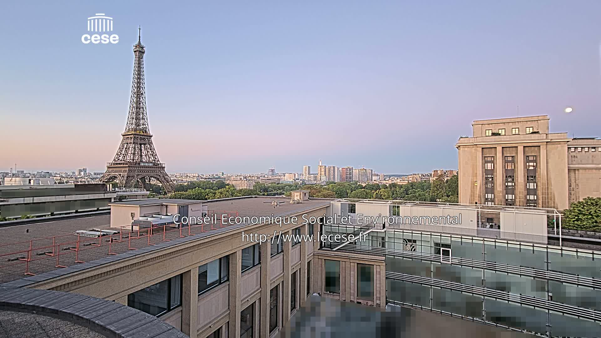 Paris, Eiffel Tower View from Palace of Jena (Palais d'Iena) Live Cam -  Paris, Métropole du Grand Paris,  Île-de-France, France