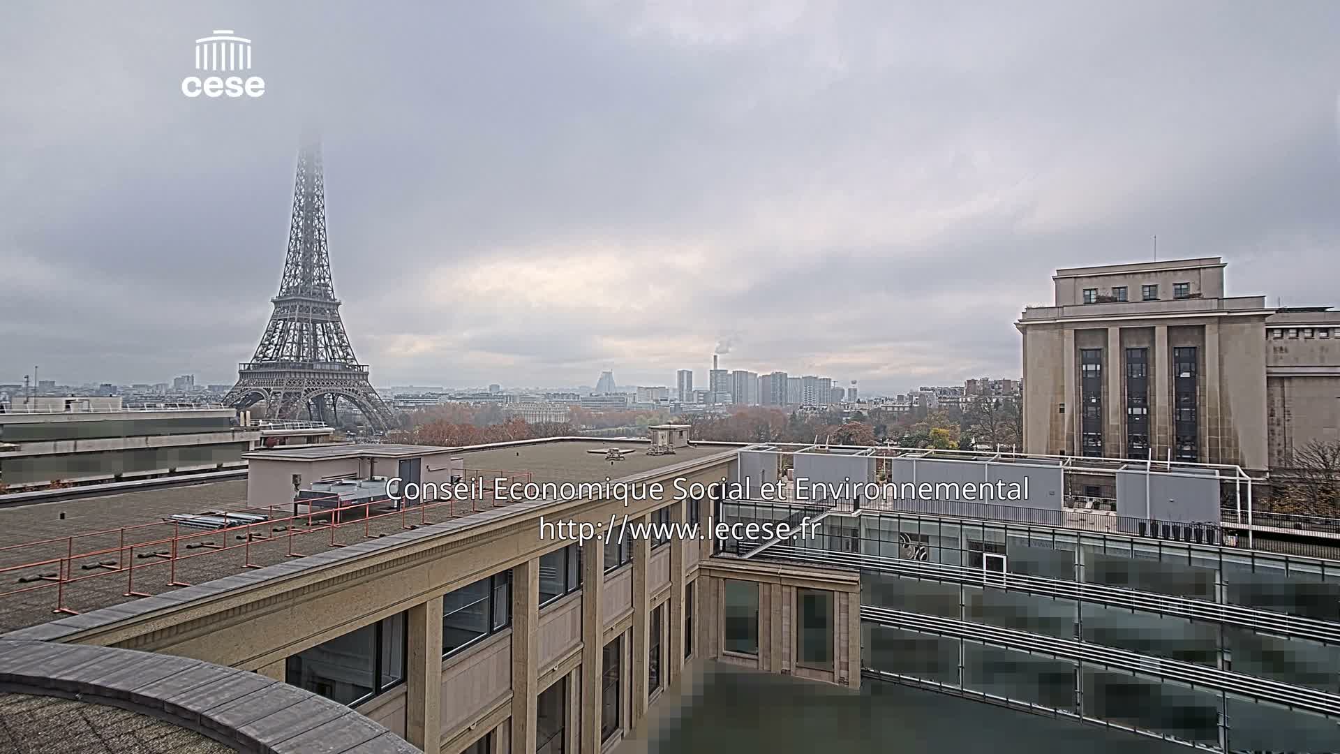 Paris, Eiffel Tower View from Palace of Jena (Palais d'Iena) Live Cam -  Paris, Métropole du Grand Paris,  Île-de-France, France