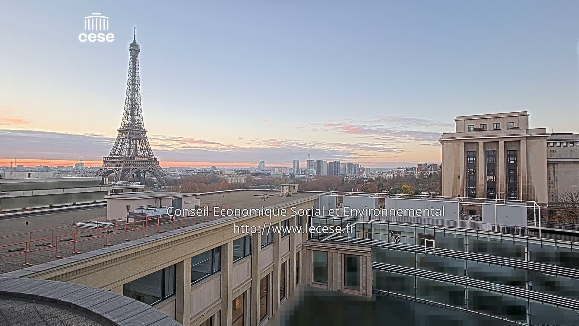 Paris, Eiffel Tower View from Palace of Jena (Palais d'Iena) Live Cam -  Paris, Métropole du Grand Paris,  Île-de-France, France