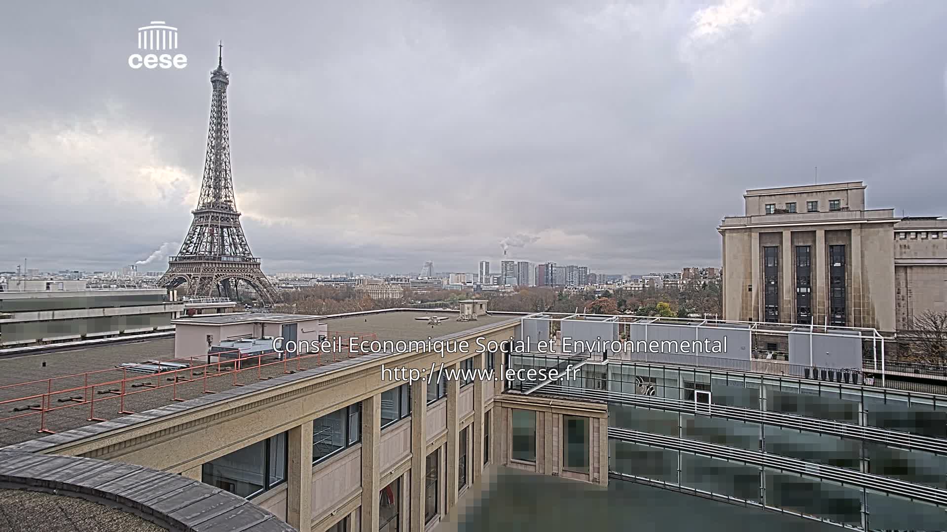 Paris, Eiffel Tower View from Palace of Jena (Palais d'Iena) Live Cam -  Paris, Métropole du Grand Paris,  Île-de-France, France