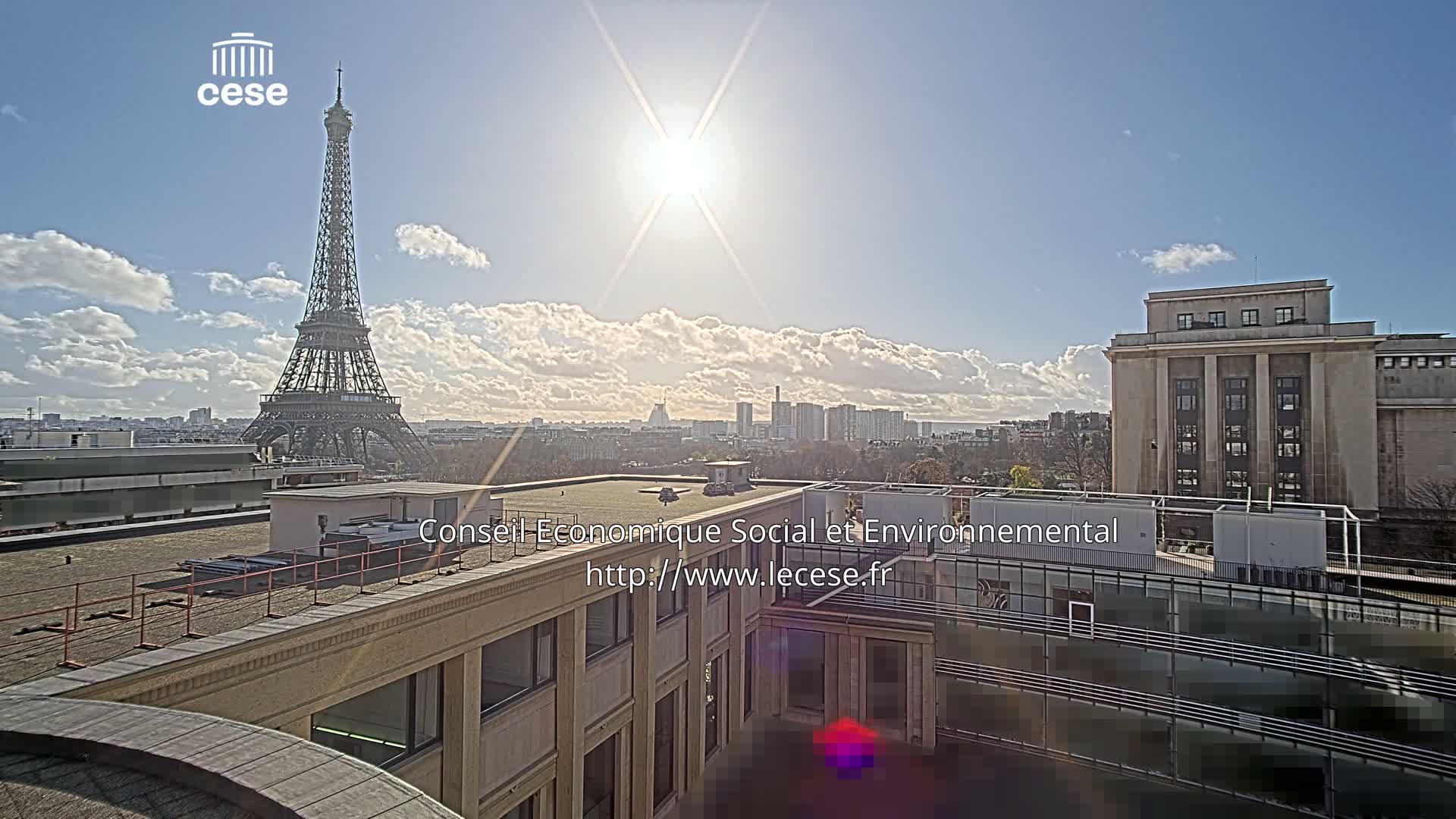 Paris, Eiffel Tower View from Palace of Jena (Palais d'Iena) Live Cam -  Paris, Métropole du Grand Paris,  Île-de-France, France