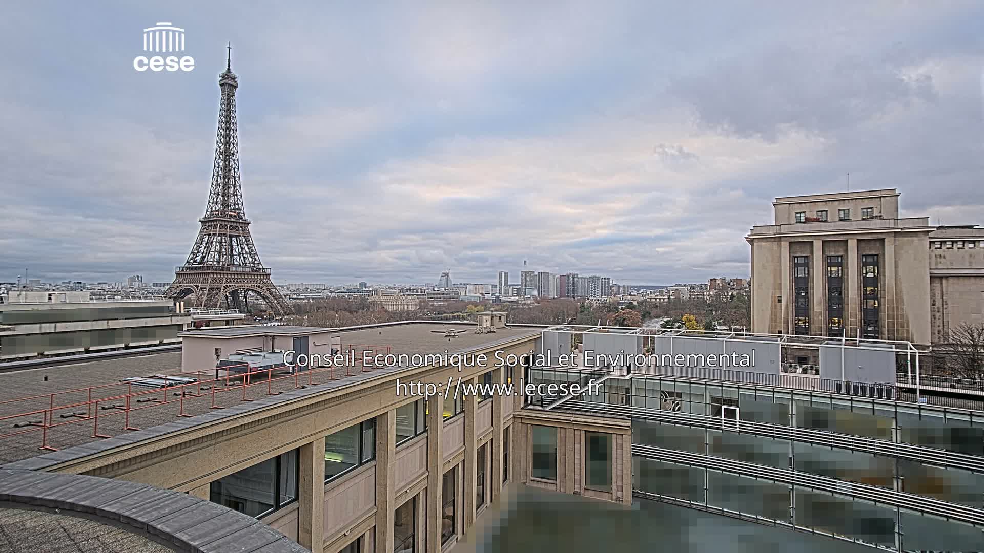 Paris, Eiffel Tower View from Palace of Jena (Palais d'Iena) Live Cam -  Paris, Métropole du Grand Paris,  Île-de-France, France