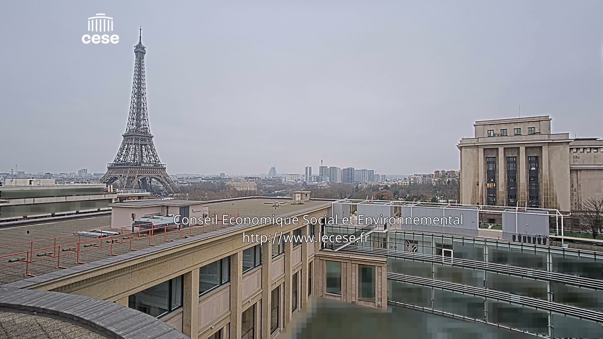 Paris, Eiffel Tower View from Palace of Jena (Palais d'Iena) Live Cam -  Paris, Métropole du Grand Paris,  Île-de-France, France
