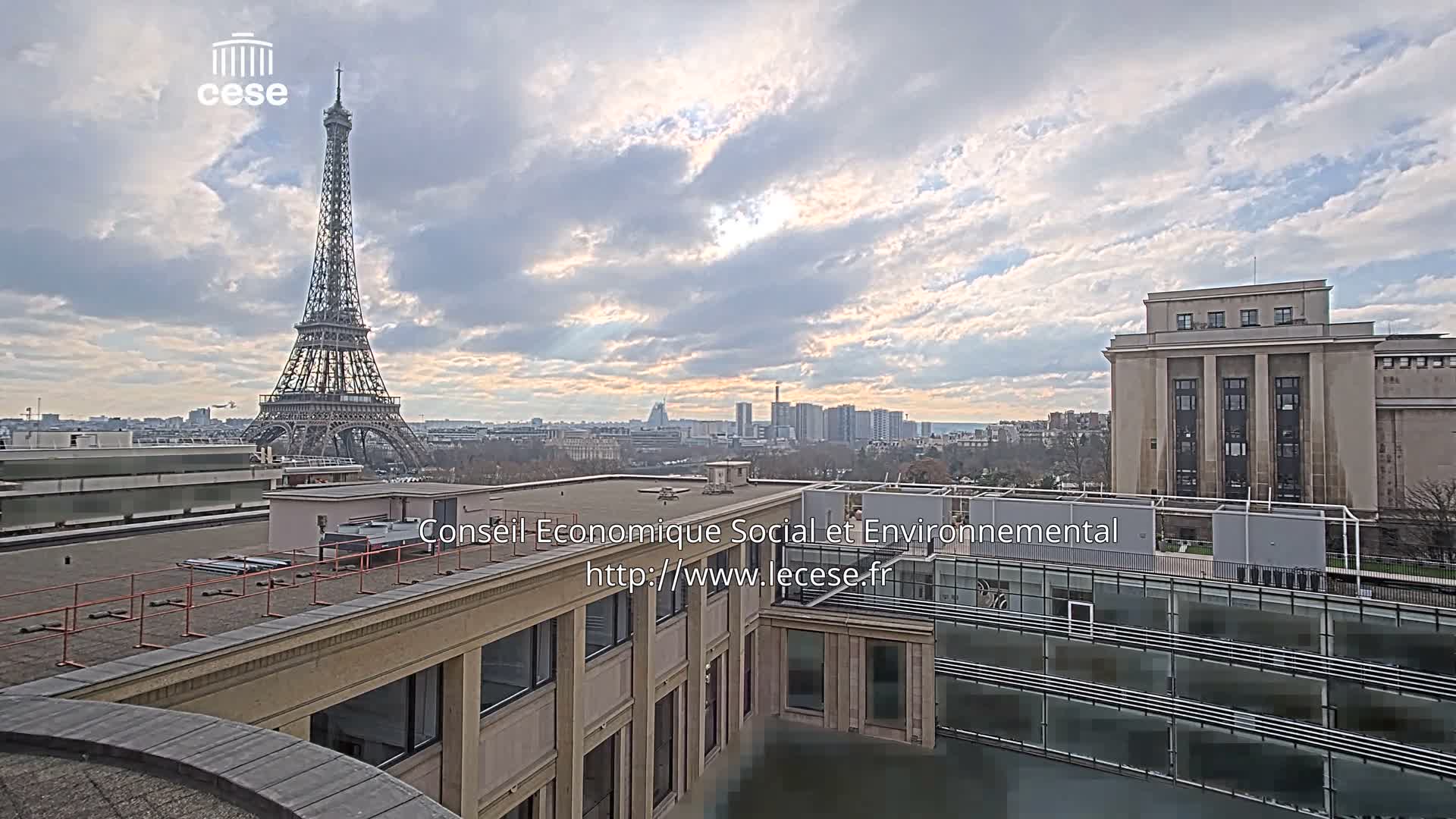 Paris, Eiffel Tower View from Palace of Jena (Palais d'Iena) Live Cam -  Paris, Métropole du Grand Paris,  Île-de-France, France