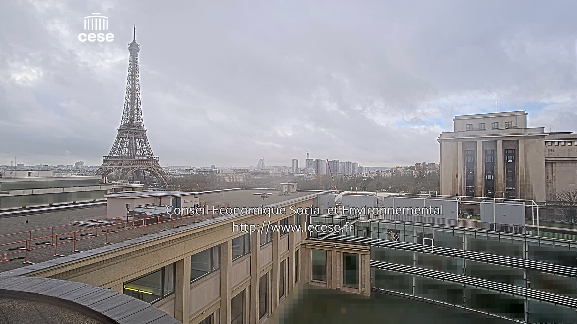 Paris, Eiffel Tower View from Palace of Jena (Palais d'Iena) Live Cam -  Paris, Métropole du Grand Paris,  Île-de-France, France
