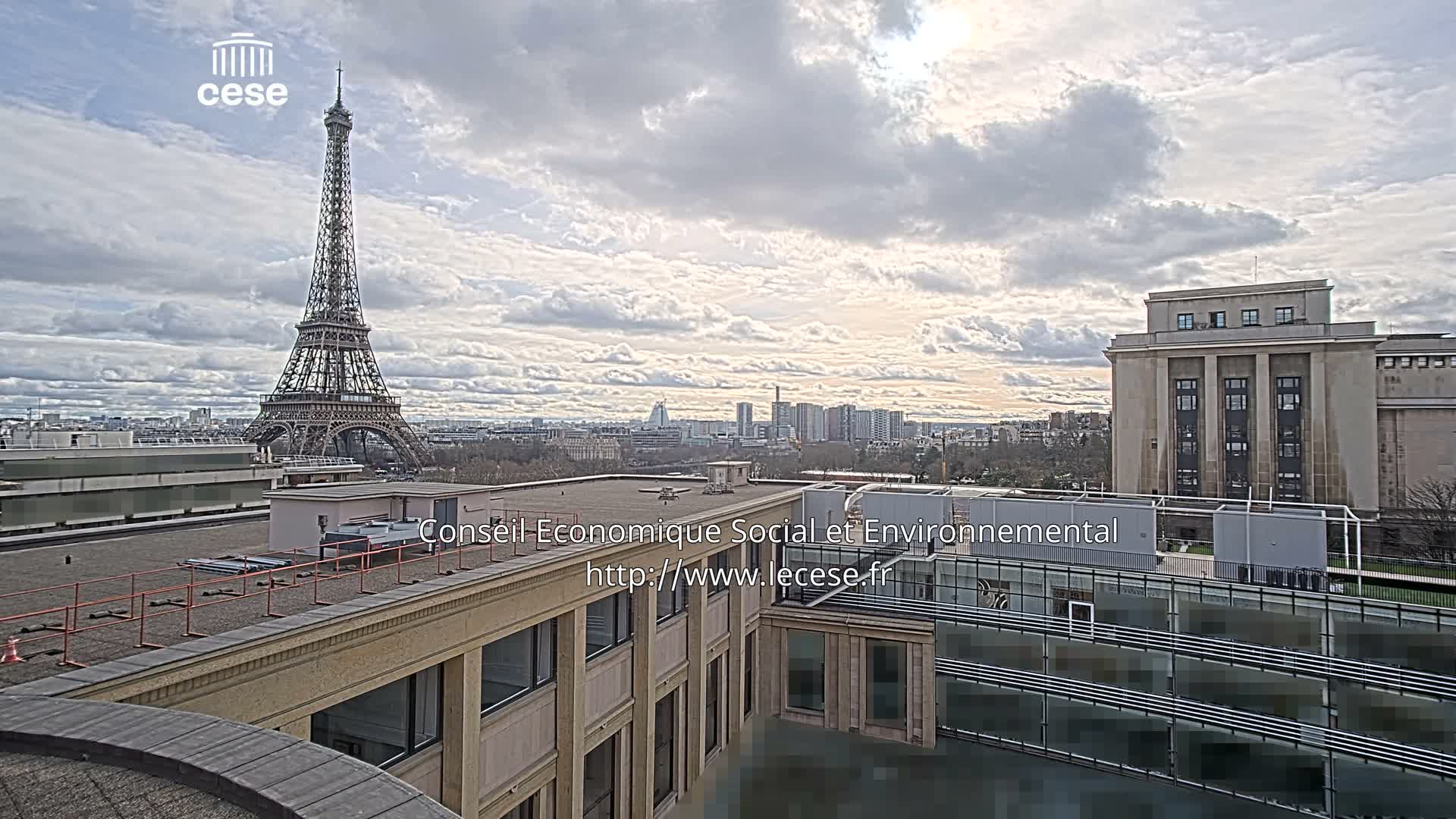 Paris, Eiffel Tower View from Palace of Jena (Palais d'Iena) Live Cam -  Paris, Métropole du Grand Paris,  Île-de-France, France