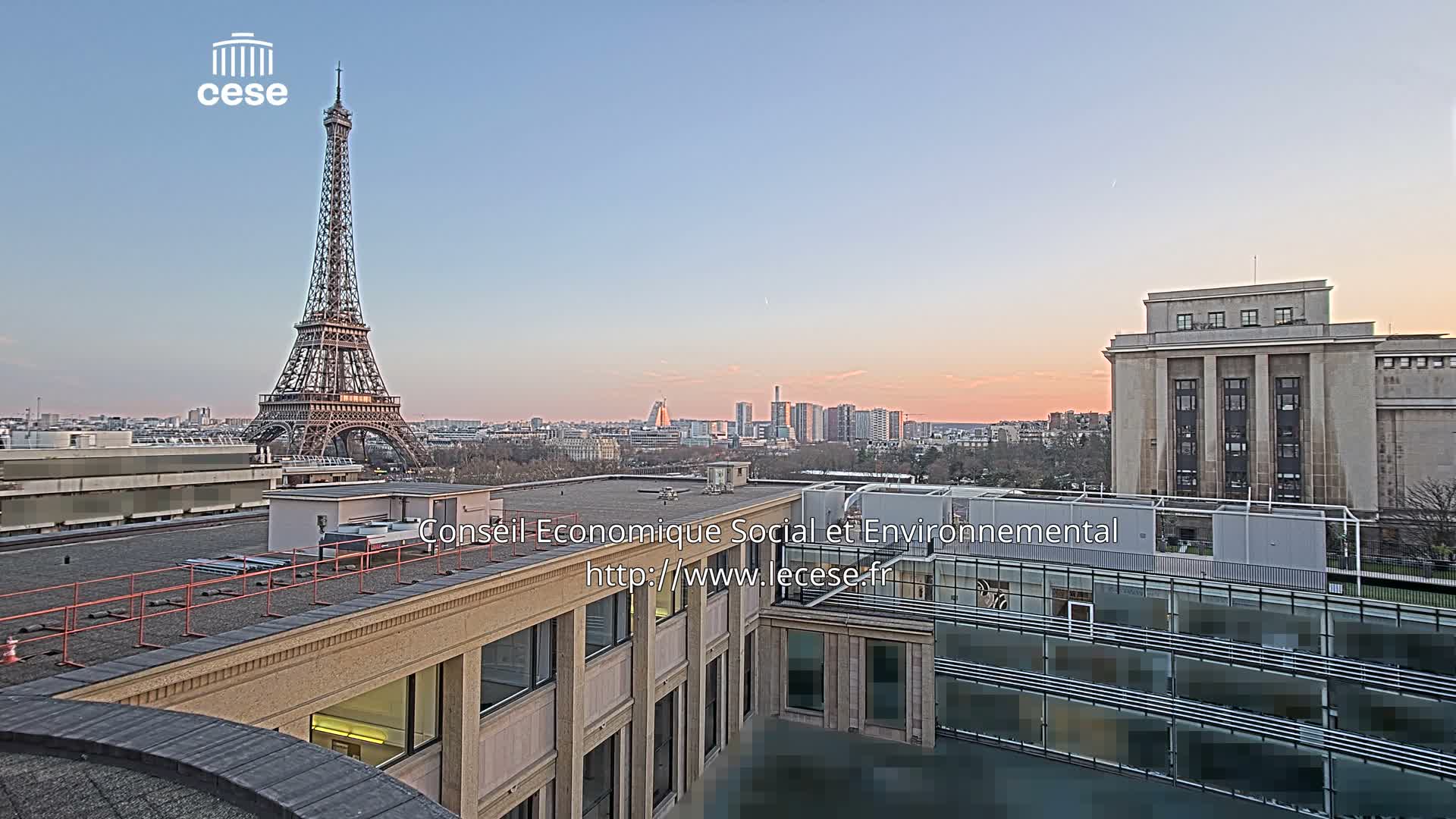 Paris, Eiffel Tower View from Palace of Jena (Palais d'Iena) Live Cam -  Paris, Métropole du Grand Paris,  Île-de-France, France