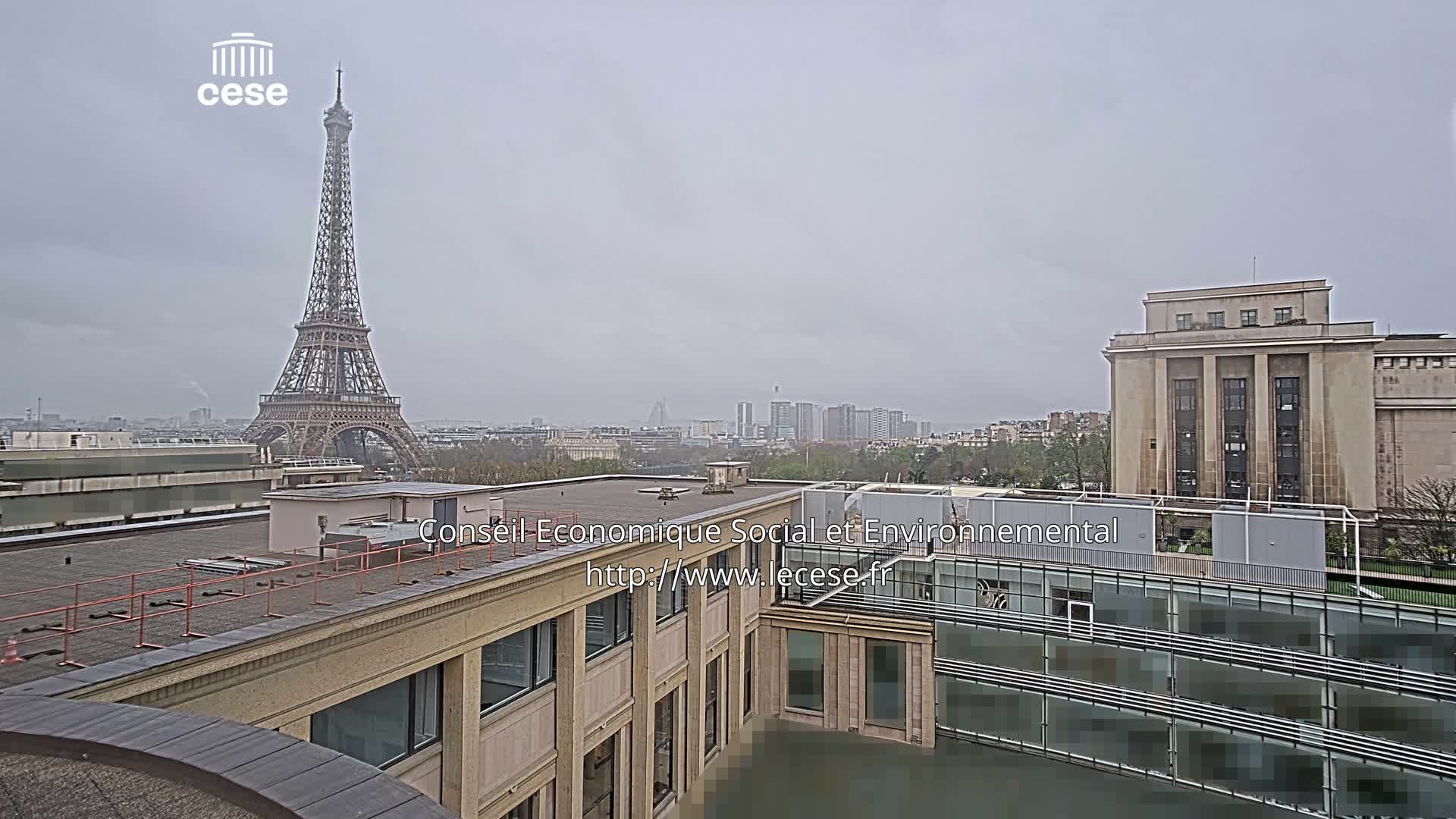 Paris, Eiffel Tower View from Palace of Jena (Palais d'Iena) Live Cam -  Paris, Métropole du Grand Paris,  Île-de-France, France