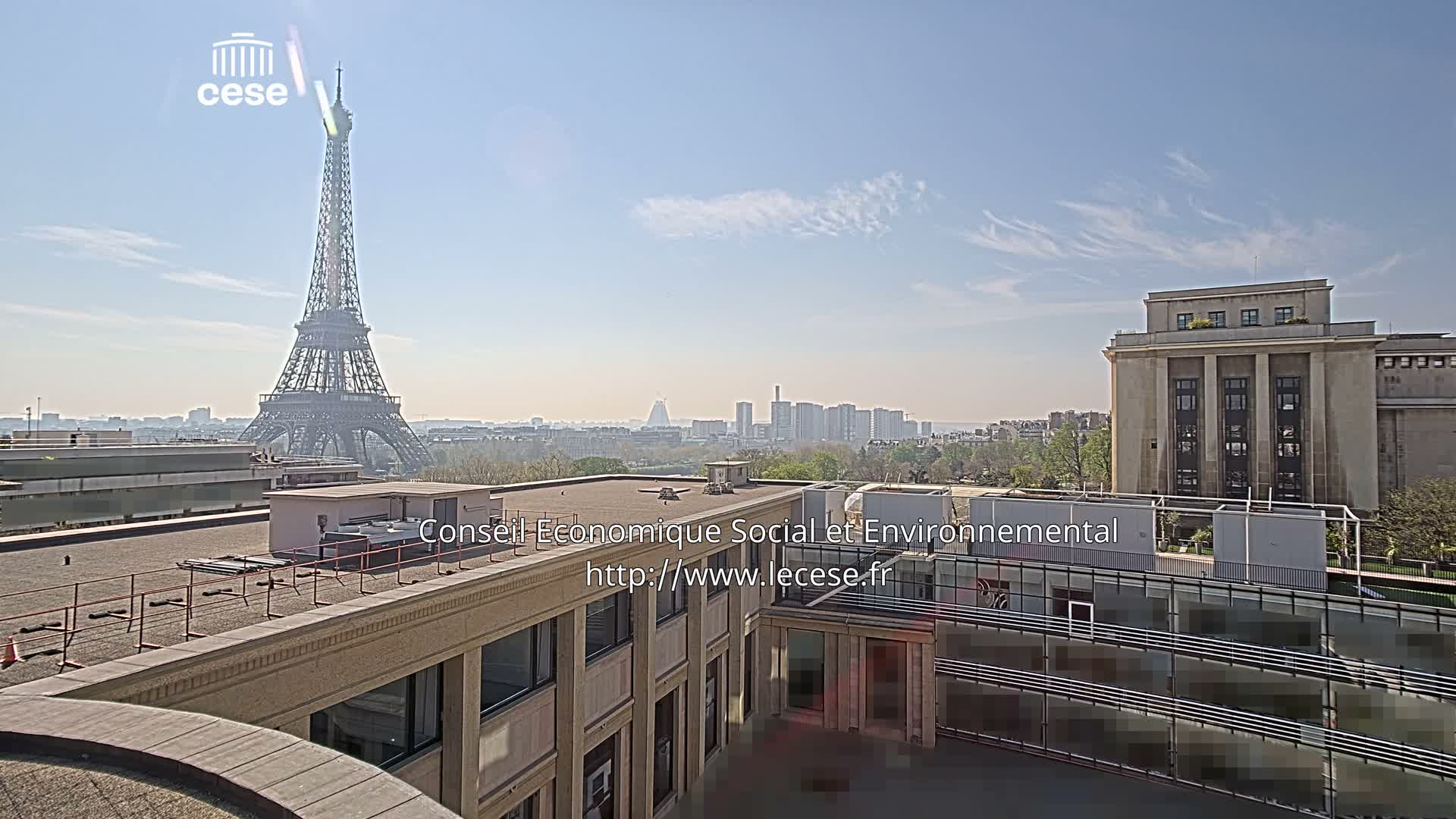 Paris, Eiffel Tower View from Palace of Jena (Palais d'Iena) Live Cam -  Paris, Métropole du Grand Paris,  Île-de-France, France