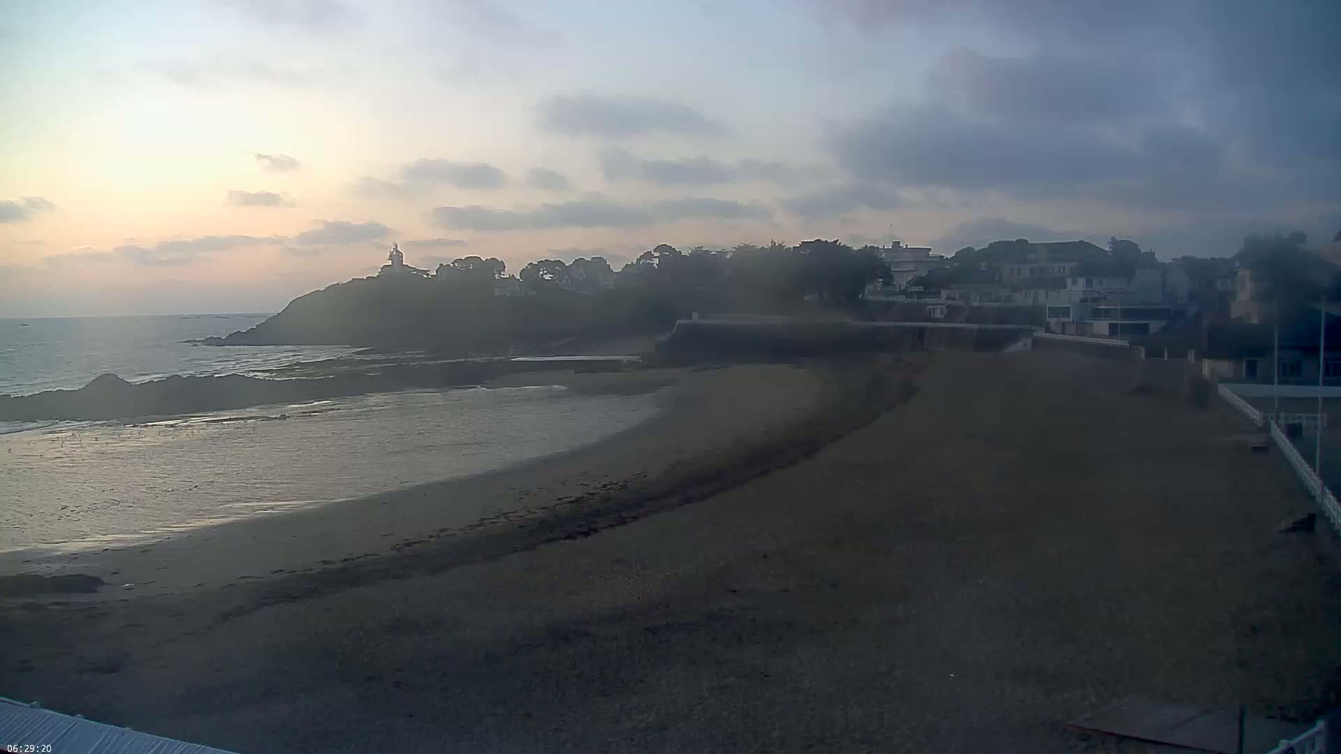 Saint-Quay-Portrieux Beach Live Cam - Saint-Breiuc, Cotes-d'Armor, Bretagne, France